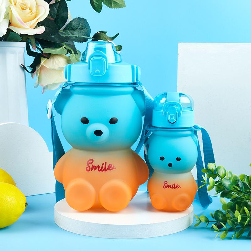 Spray Paint Cup Set Bear for School Big Belly Cup Girls Good-looking Summer Cute Water Bottle Straw Anti-Fall Cup Application Scenario
