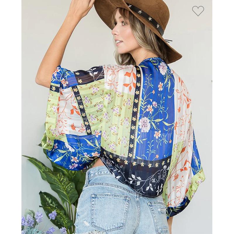 2023 new european and american chiffon beach blouse loose plus size leisure vacation robe bikini sun protection clothing details Picture