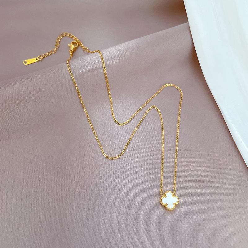 [whole titanium steel] fritillary clover minimalist furnace real gold necklace female ins internet celebrity clavicle chain accessories Application Scenario
