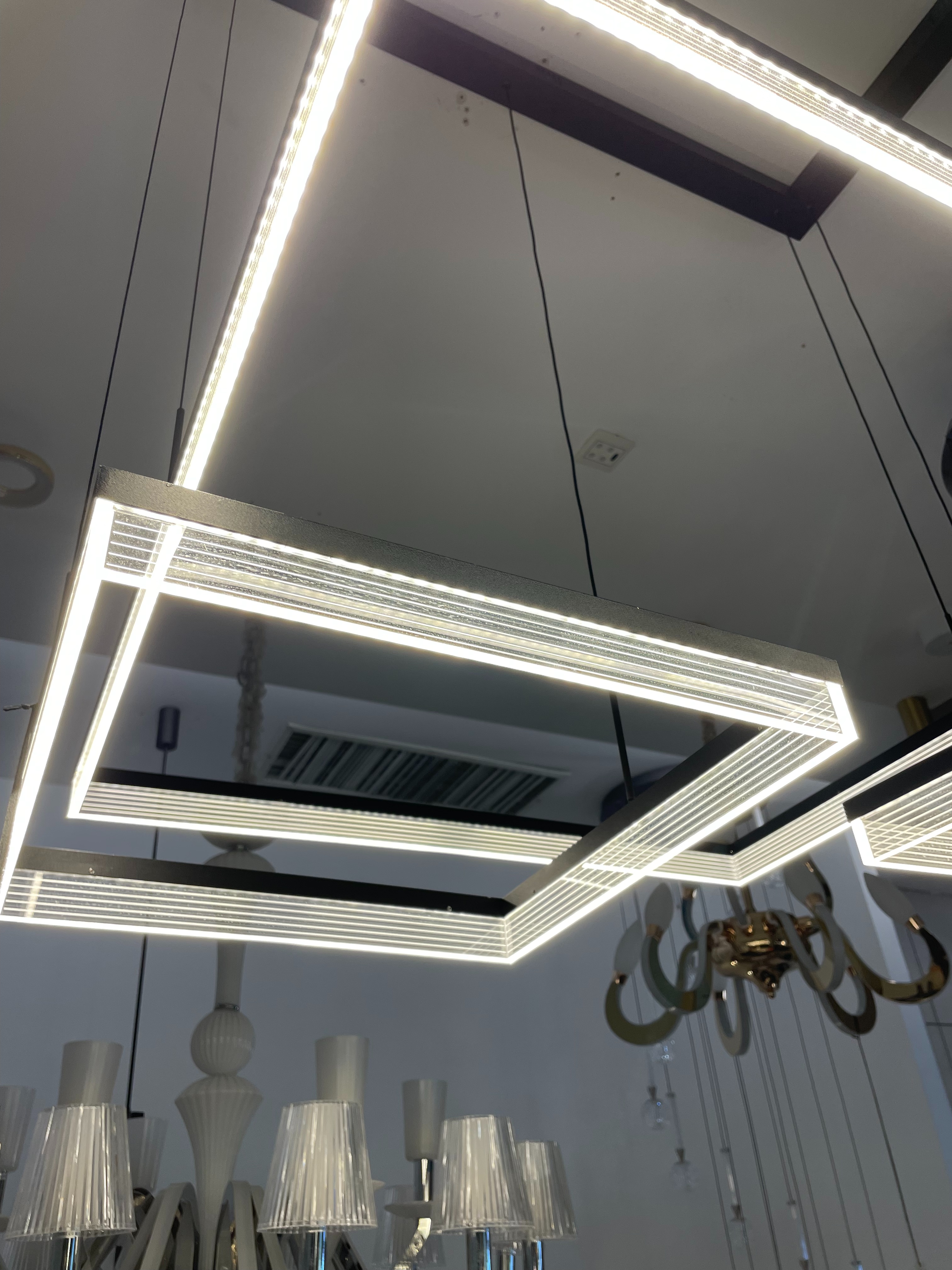 A new style of simple, elegant and minimalist square restaurant chandelier in 2025 Specification image