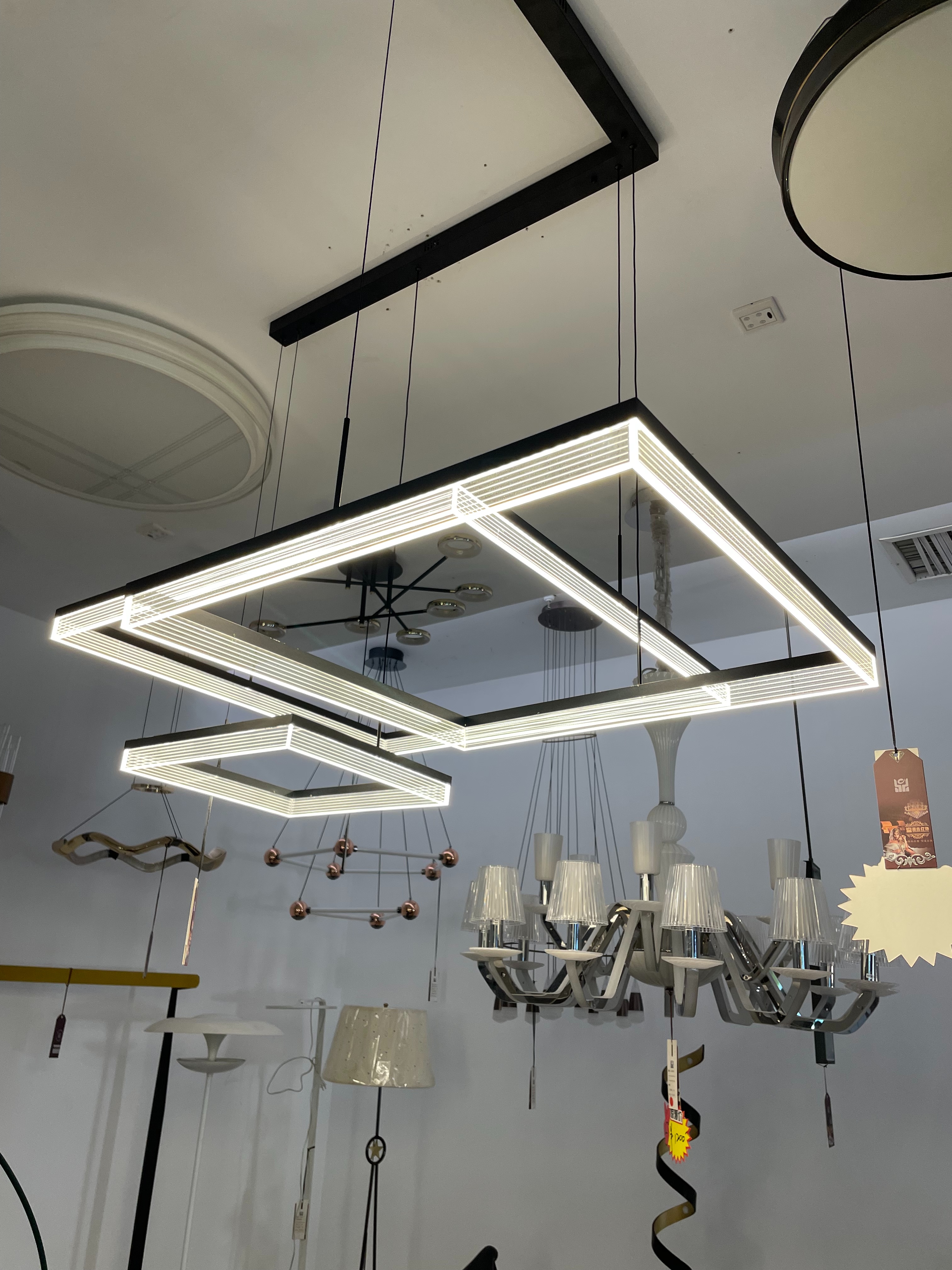 2025年新款简约大气极简方形餐厅灯吊灯