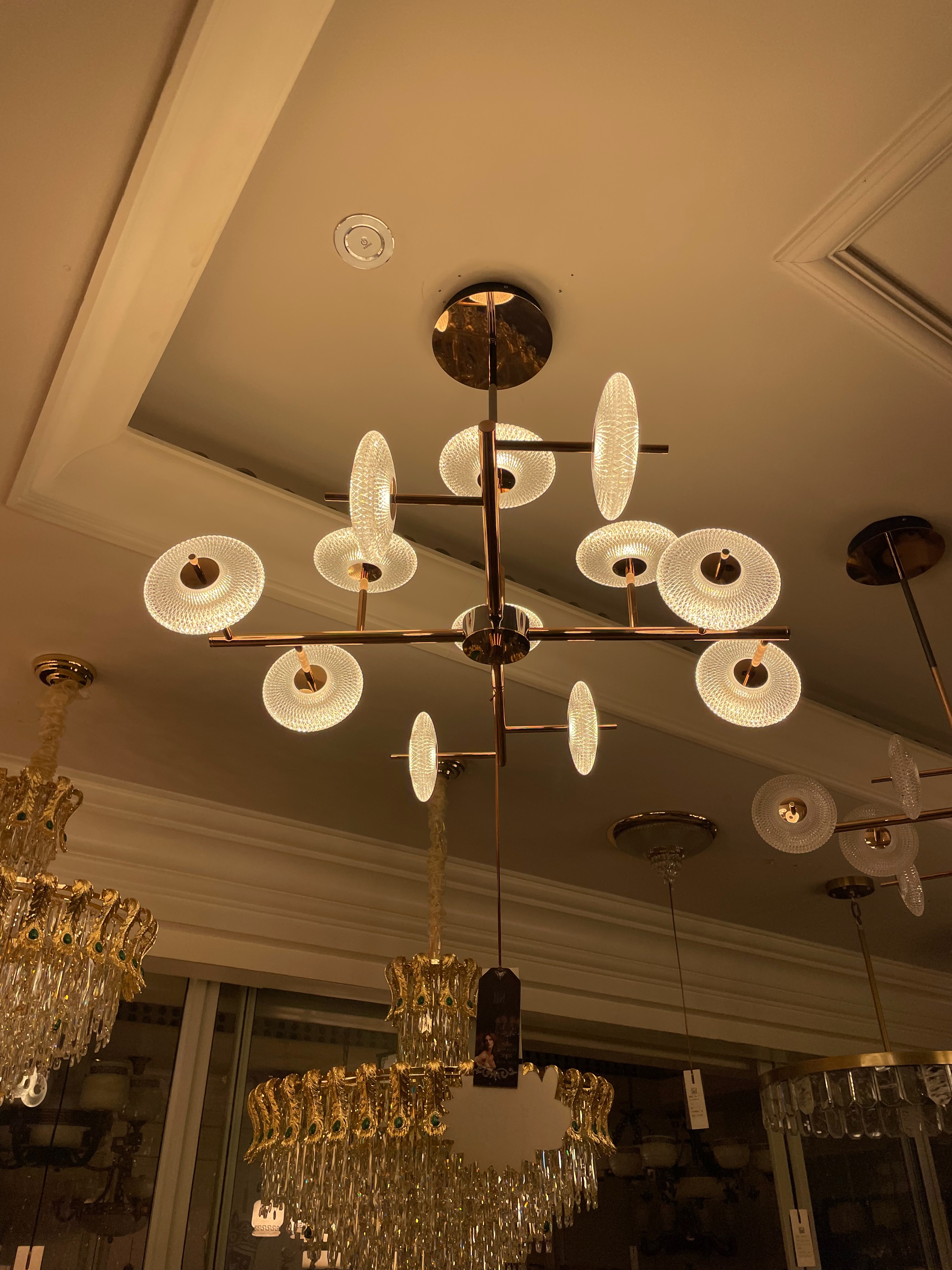 Industrial-style chandeliers, household ceiling lamps, lighting fixtures, living room chandeliers, modern and simple design, lighting decoration Specification image