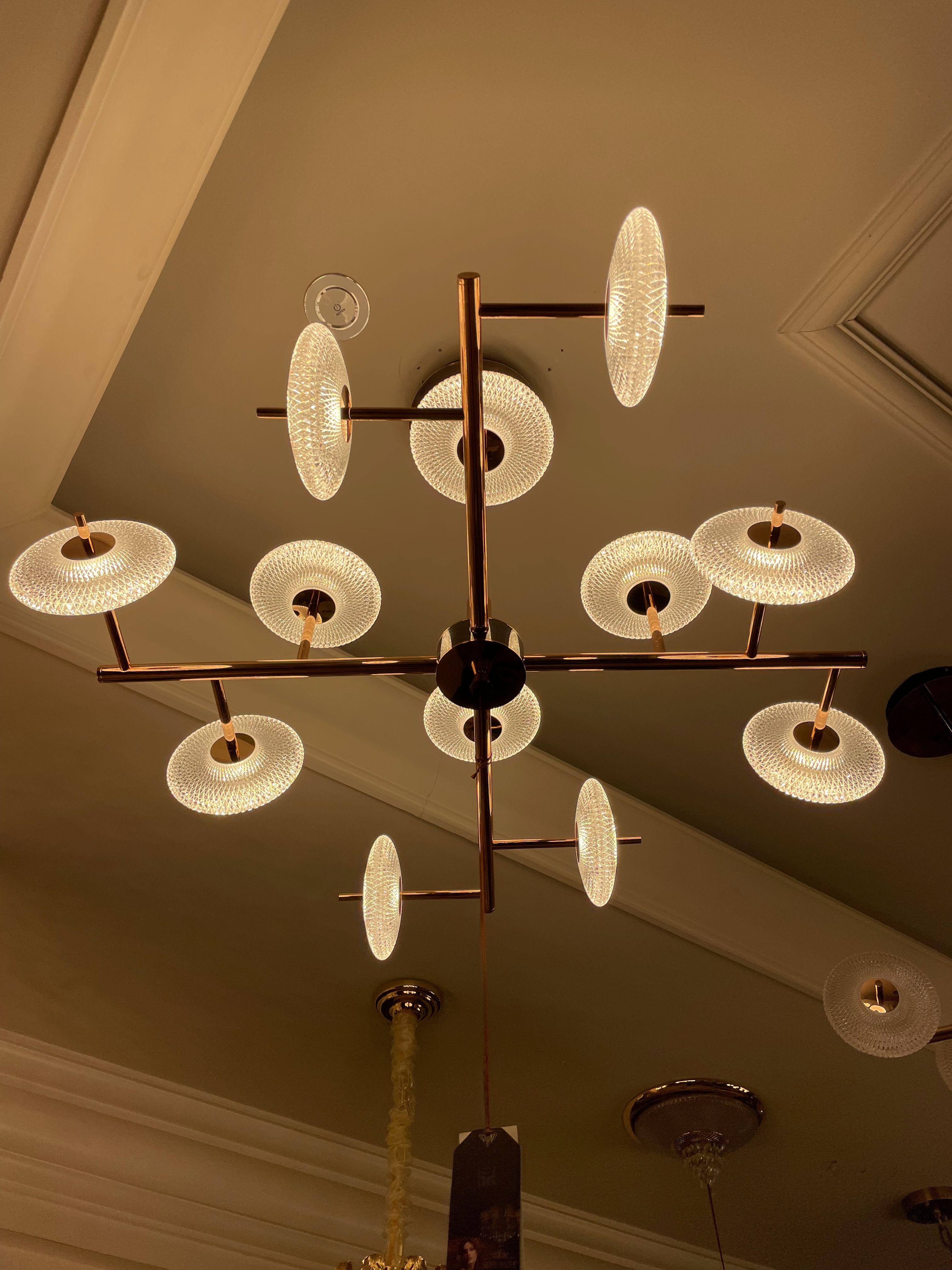 Industrial-style chandeliers, household ceiling lamps, lighting fixtures, living room chandeliers, modern and simple design, lighting decoration details Picture