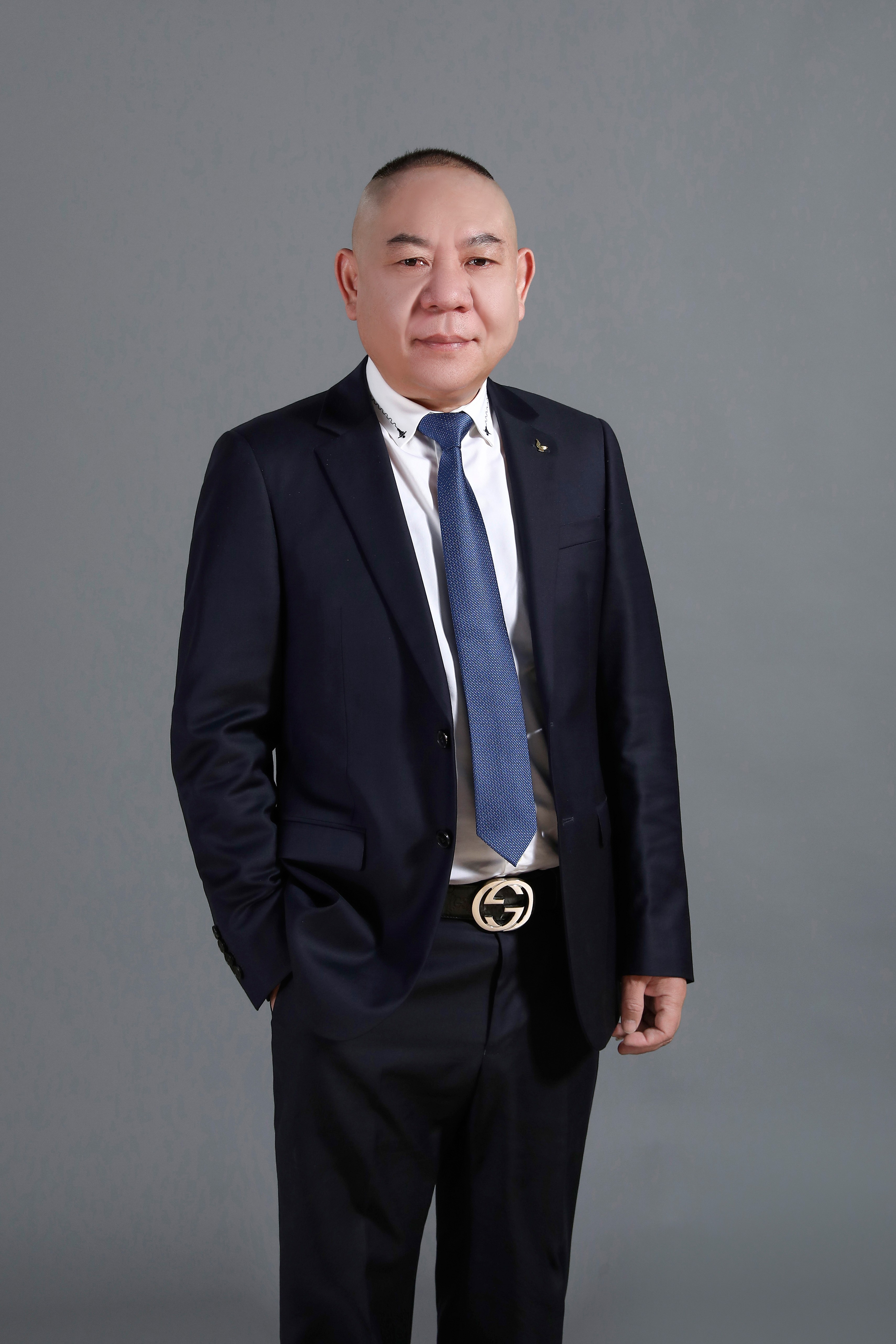 吴良忠的名片