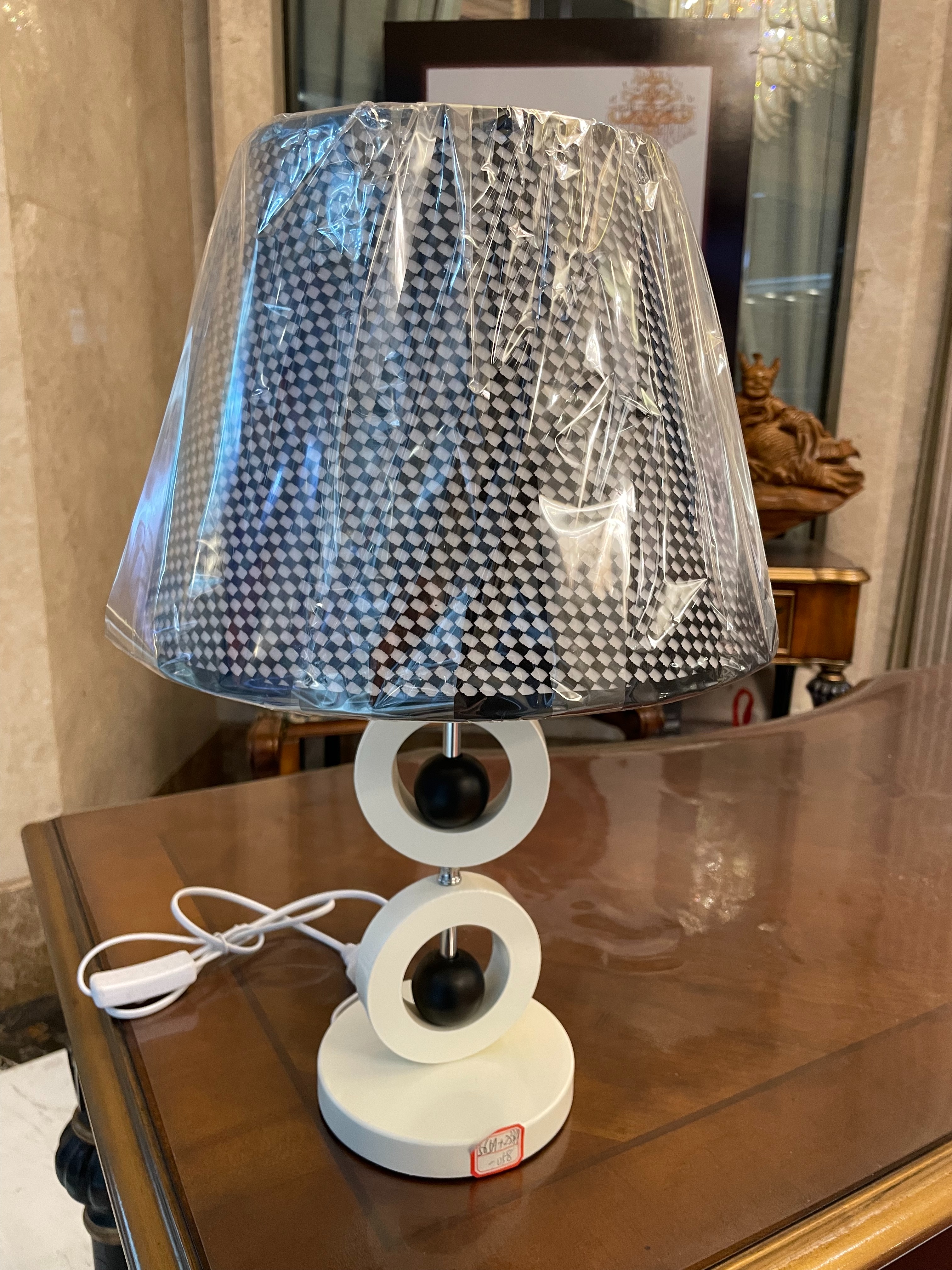 Creative table lamp, night lamp, floor lamp and countertop lamp integrated design, energy-saving, environmentally friendly and easy-to-operate lighting tool