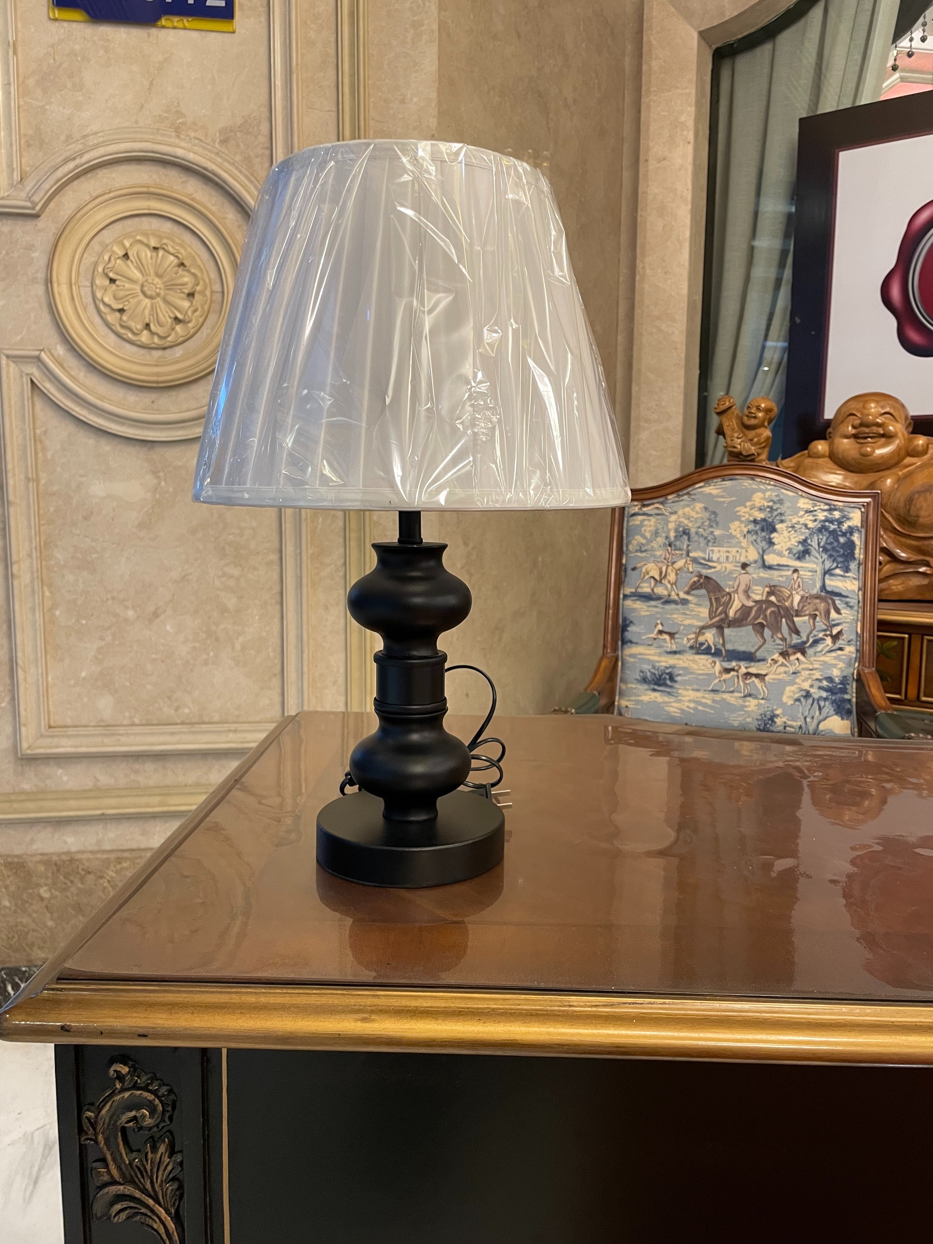 Ordinary lighting desk lamp is safe and harmless to the eyes. It is a study and reading desk lamp with a warm night light and adjustable light function Item Picture