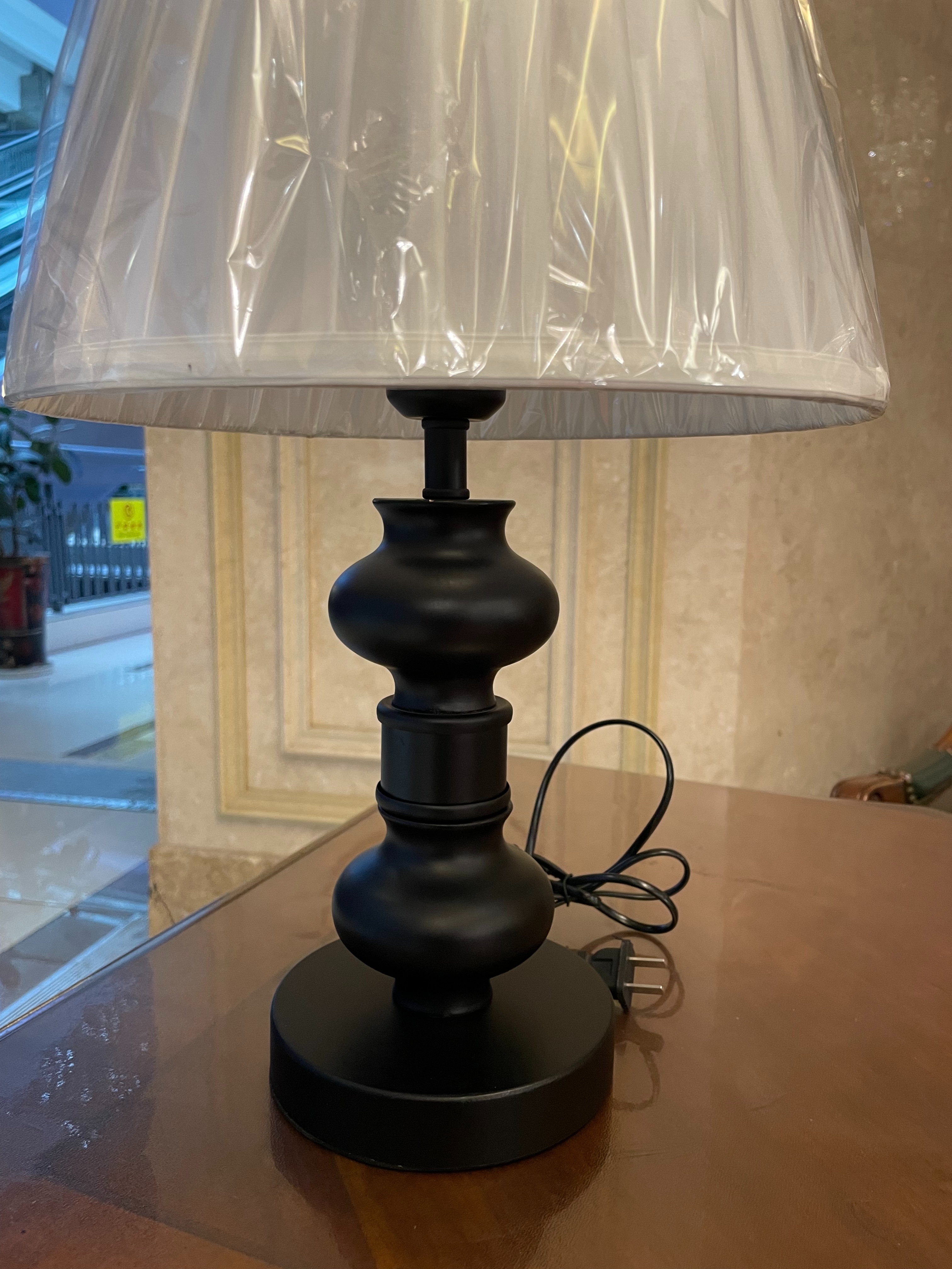 Ordinary lighting desk lamp is safe and harmless to the eyes. It is a study and reading desk lamp with a warm night light and adjustable light function details Picture