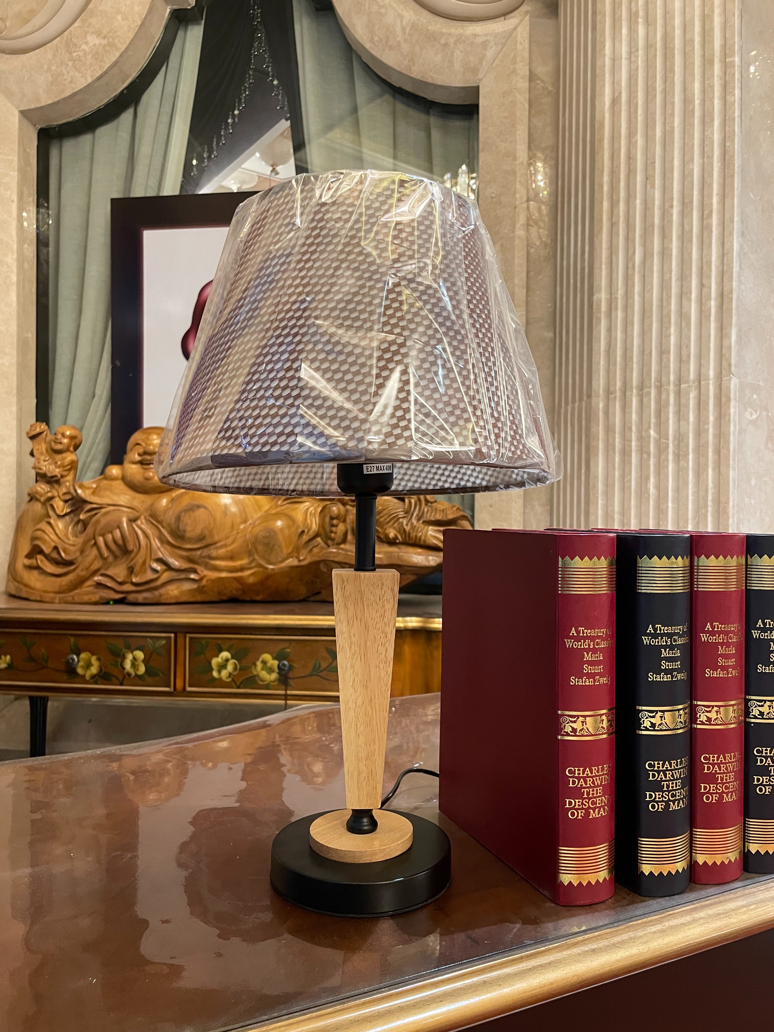 Ordinary lighting desk lamp, eye protection, flicker-free student desk lamp Application Scenario
