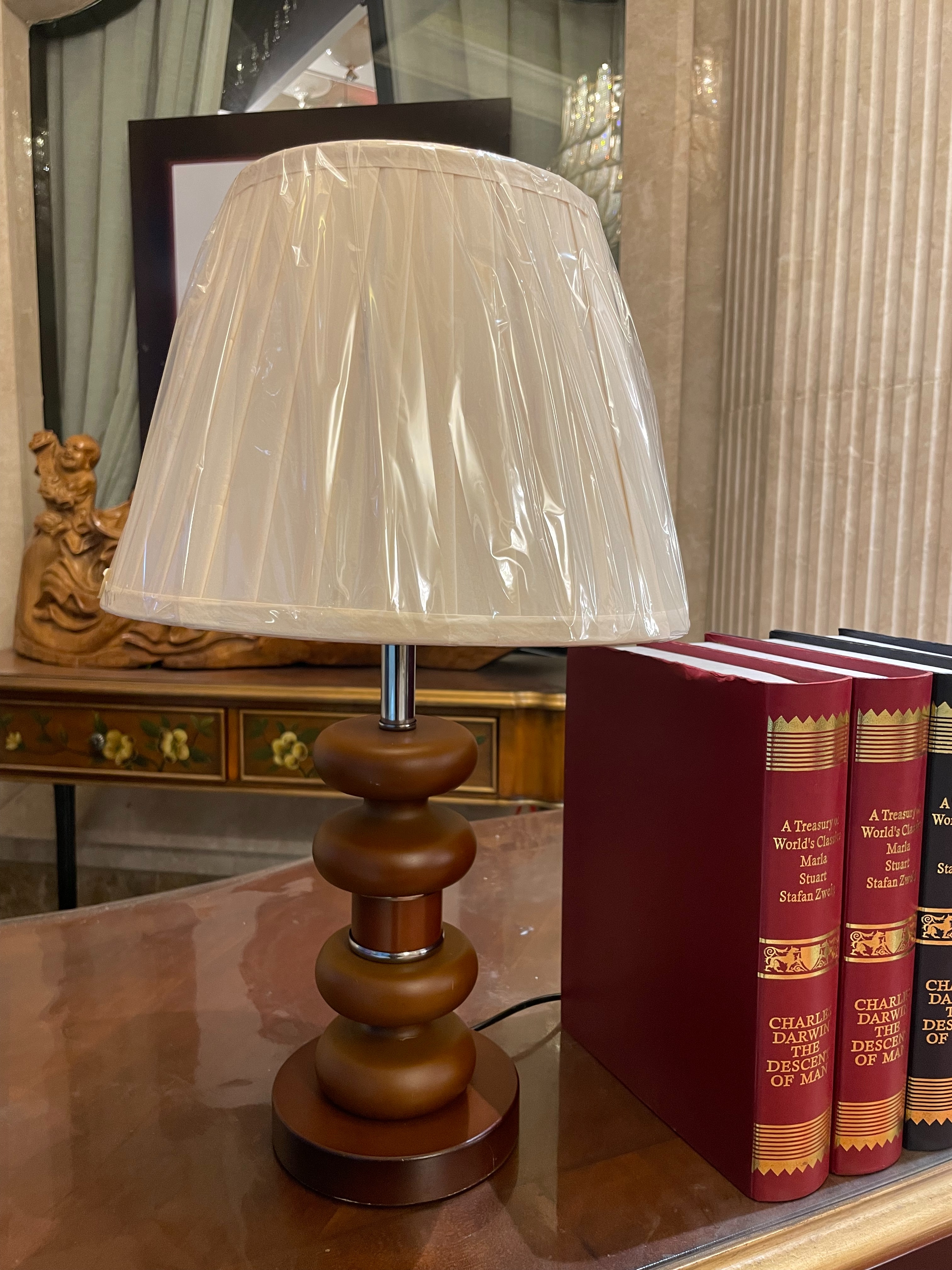 Creative table lamp, radio-powered night lamp, floor lamp and countertop lamp, integrated design, energy-saving, durable, environmentally friendly light source, beautiful and practical new style