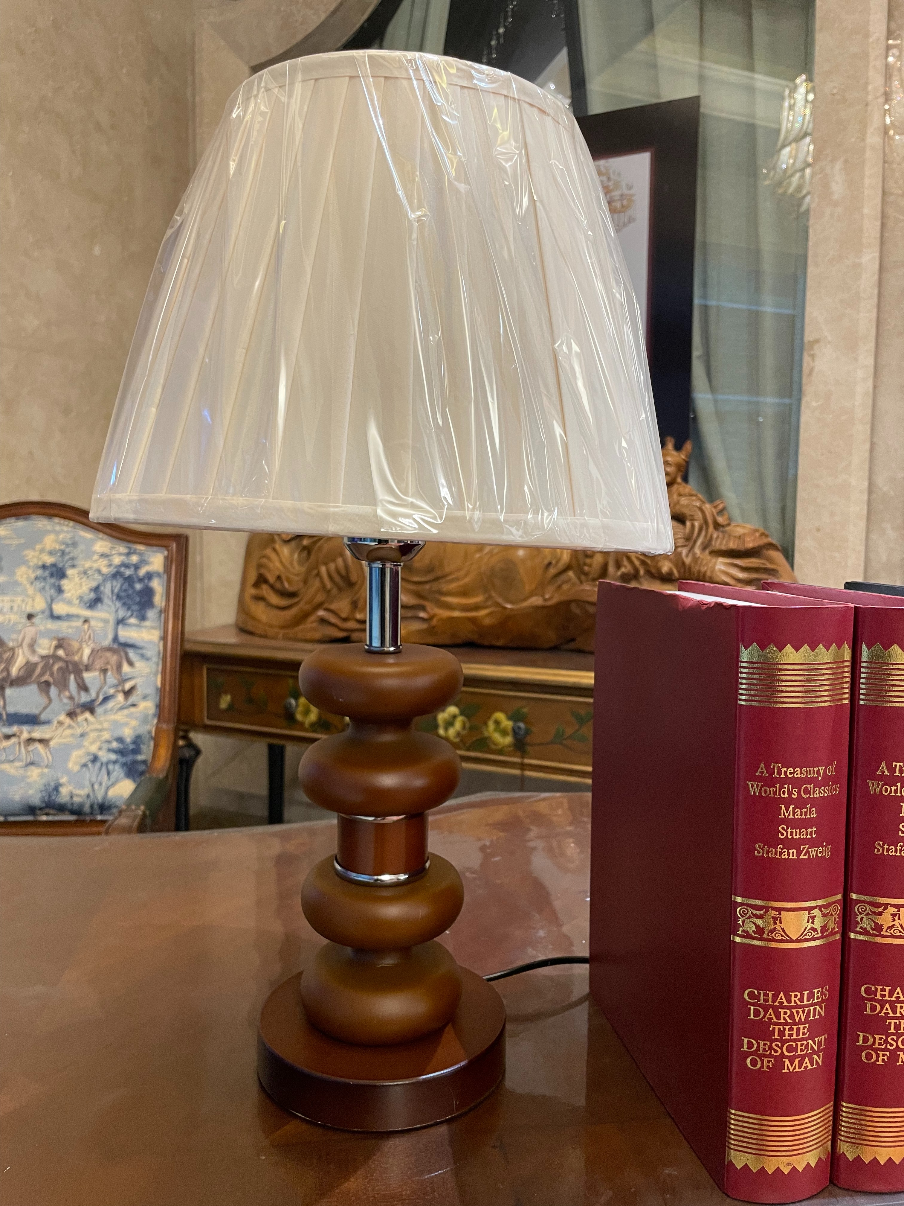 Creative table lamp, radio-powered night lamp, floor lamp and countertop lamp, integrated design, energy-saving, durable, environmentally friendly light source, beautiful and practical new style Item Picture