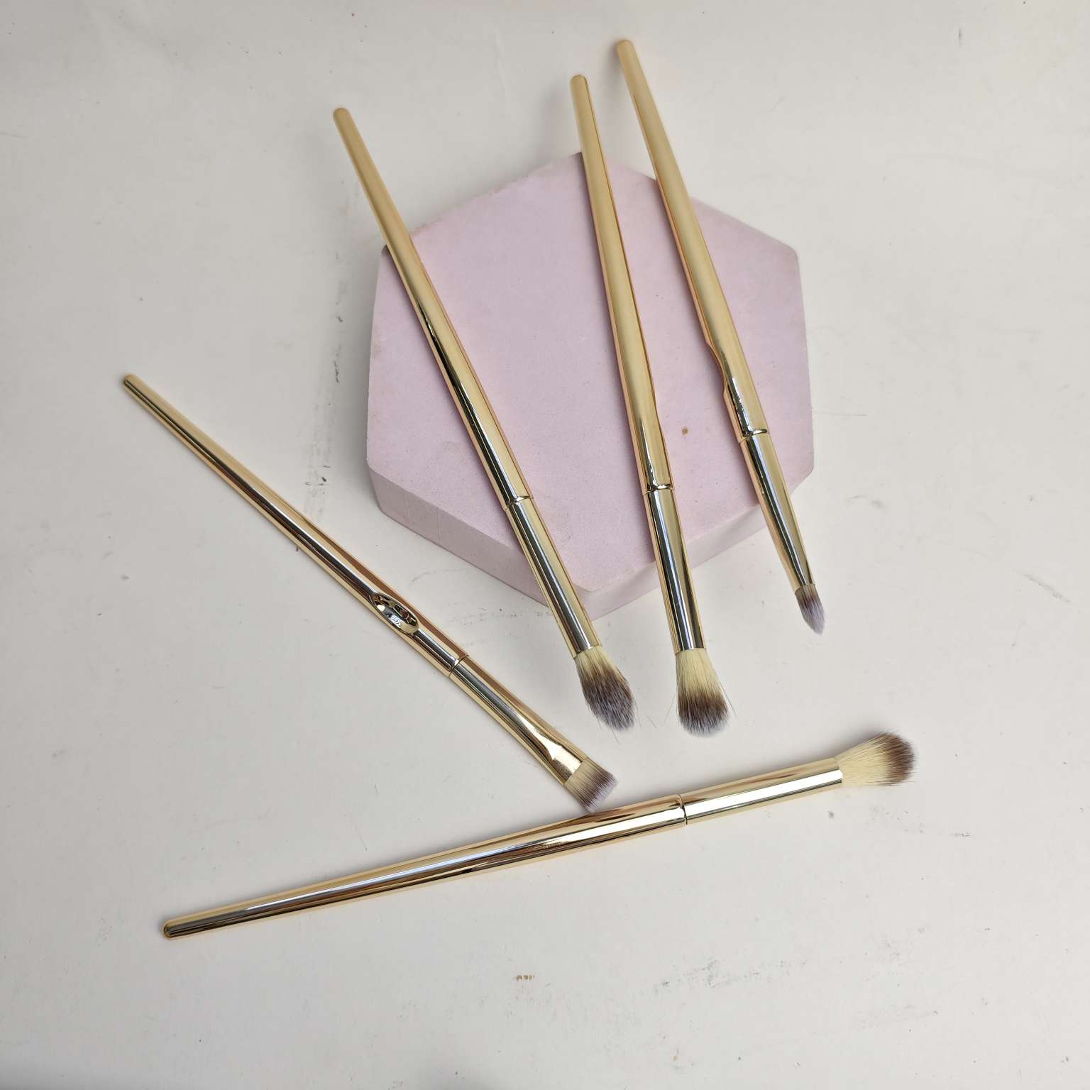 混装五支化妆刷 一支装 化妆刷毛头混装白底实物图