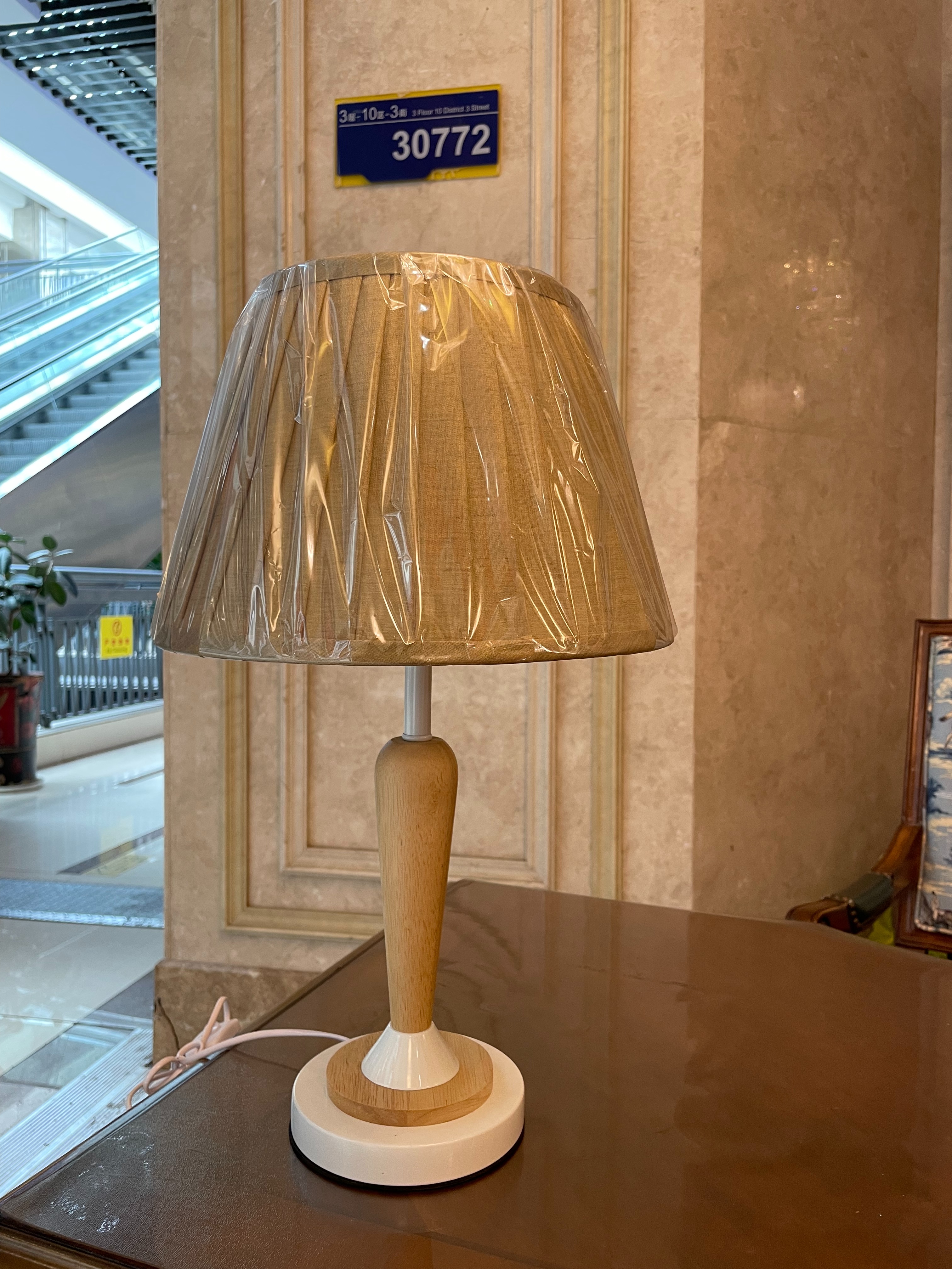 Children's toy table lamp, ordinary lighting table lamp, toy lamp, suitable for children, gift, safe and durable Application Scenario