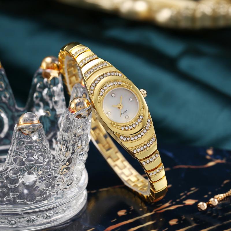 Exquisite Women's Bracelet Watch Snake-Shaped Small Dial Watch Women's Diamond Bracelet Watch Women's Wrist Watch Classic Style Watch