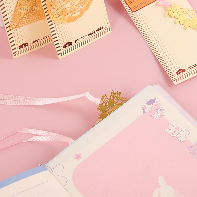 hollow cherry blossom bookmark chinese style metal brass girl heart simple flip book holder fresh student gift bookmark Specification drawing