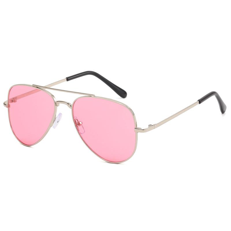 New Factory Direct Supply Cross-Border Metal Children's Sunglasses Male and Female Baby Classic Kid's Eyewear Application Scenario