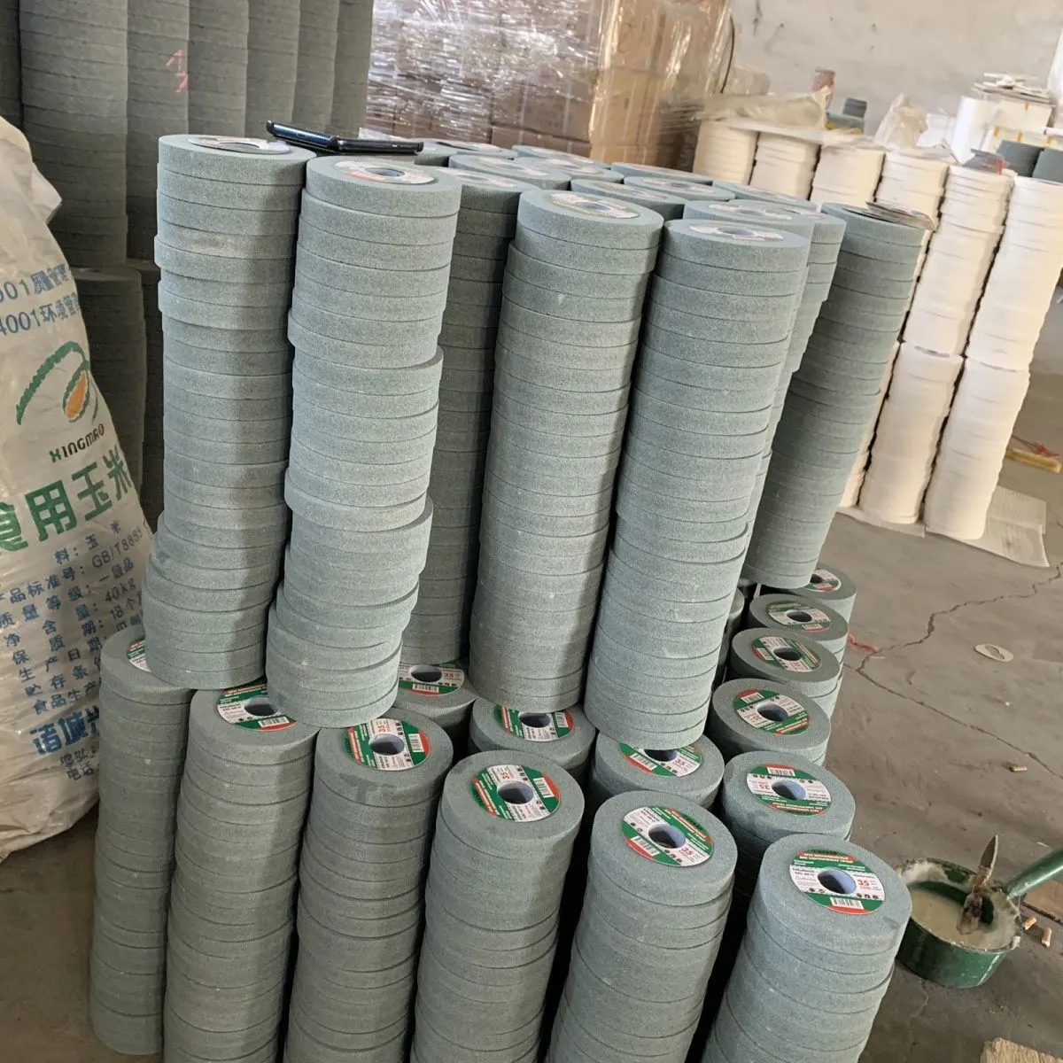High-quality wear-resistant ceramic grinding wheel precision grinding tools are suitable for grinding and polishing the surfaces of various materials detail image 3