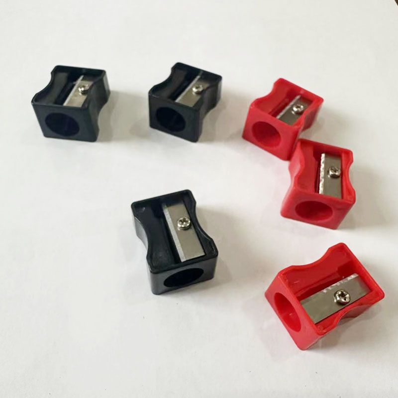 大孔卷笔刀粗杆削笔刀眉笔转笔刀学生铅笔刀大号削笔器通用卷笔刀白底实物图