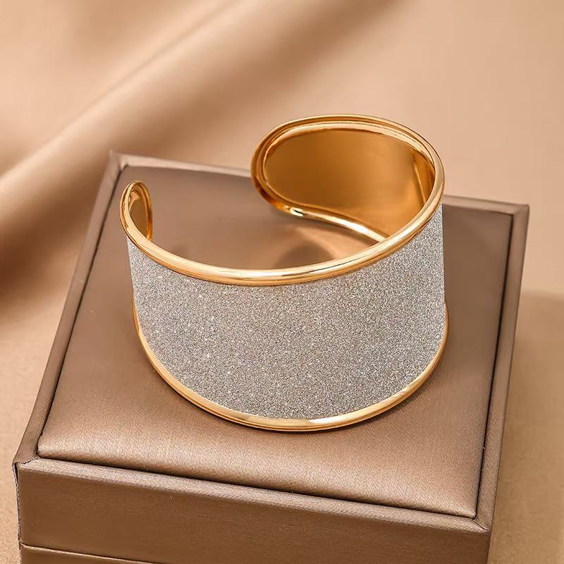 Fashionable and individual, shining open bracelet, ins European and American cross-border design sense jewelry