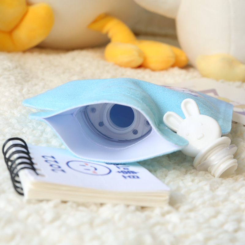 秋冬季新款PVC卡通注水热水袋学生便携加厚防爆暖水袋热水袋学生冬季卡通热水袋学生冬季可爱白底实物图