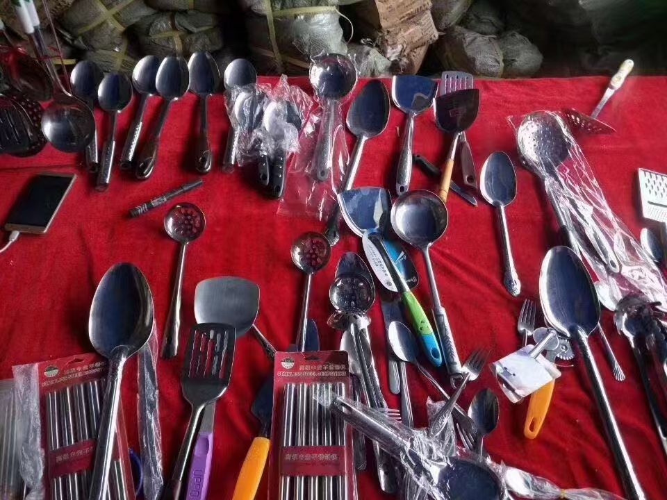 1元模式不锈钢餐具火火火，不锈钢餐具，利润对半。家家户户必用。1元模式1200元 是2100个，送录音广告布详情图9