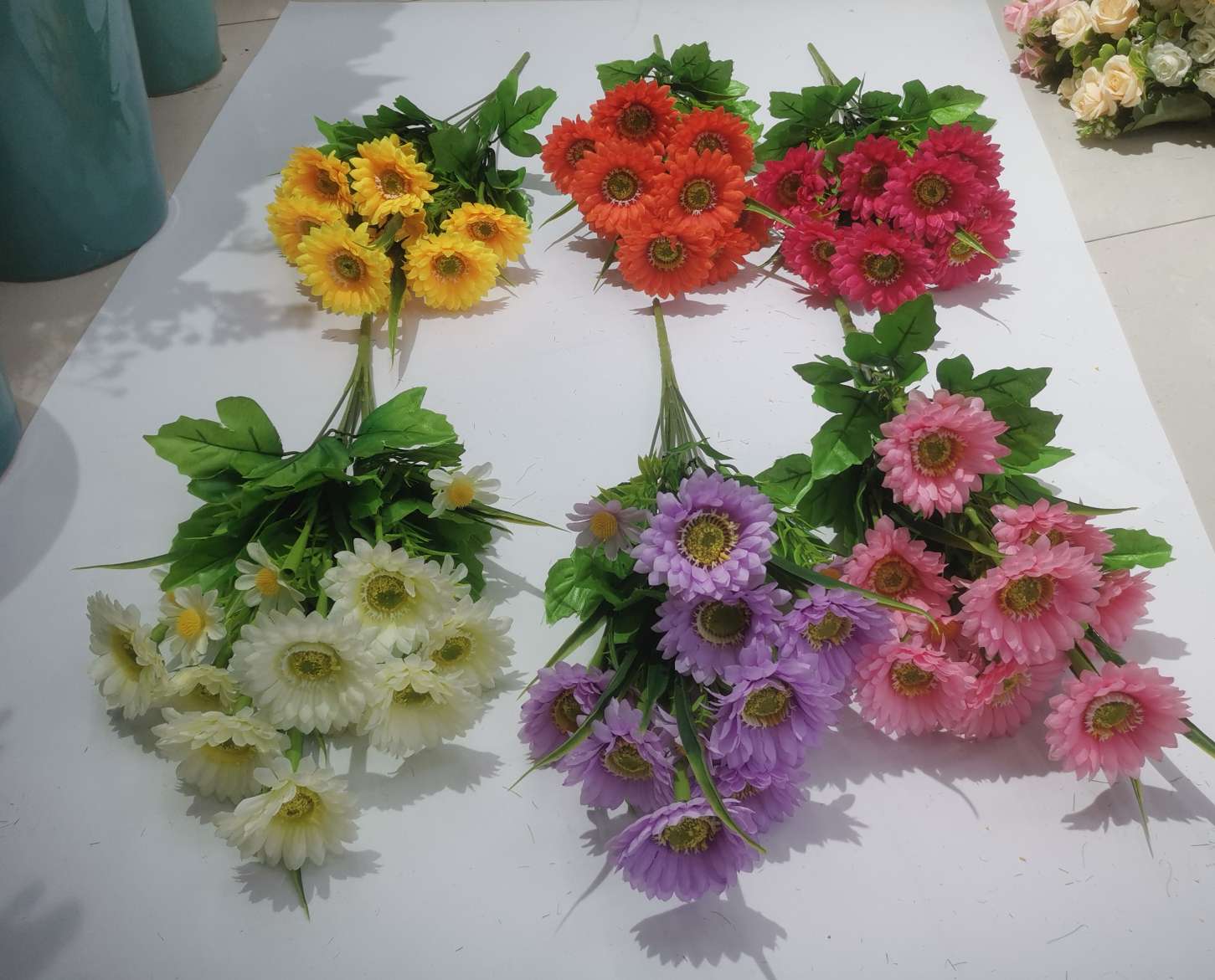 New 10-prong simulated chrysanthemum, auspicious round chrysanthemum decoration project flower, sacrificial chrysanthemum artificial flower detail image 5