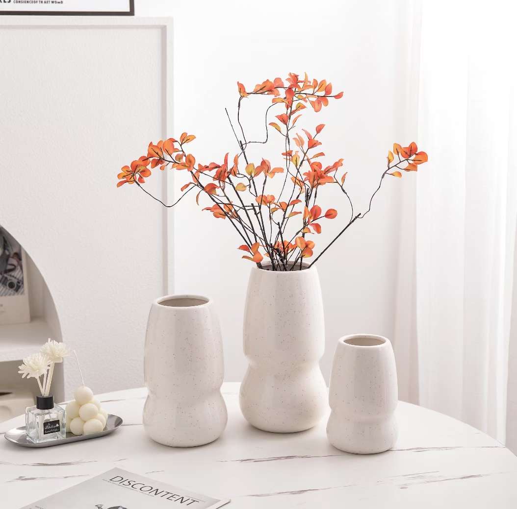 The golden pomelo vase can be used to hold water in high temperatures