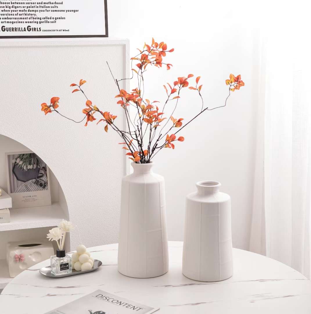 Cream ceramic vases can be used for water and flower arrangement decoration at high temperatures Specification image