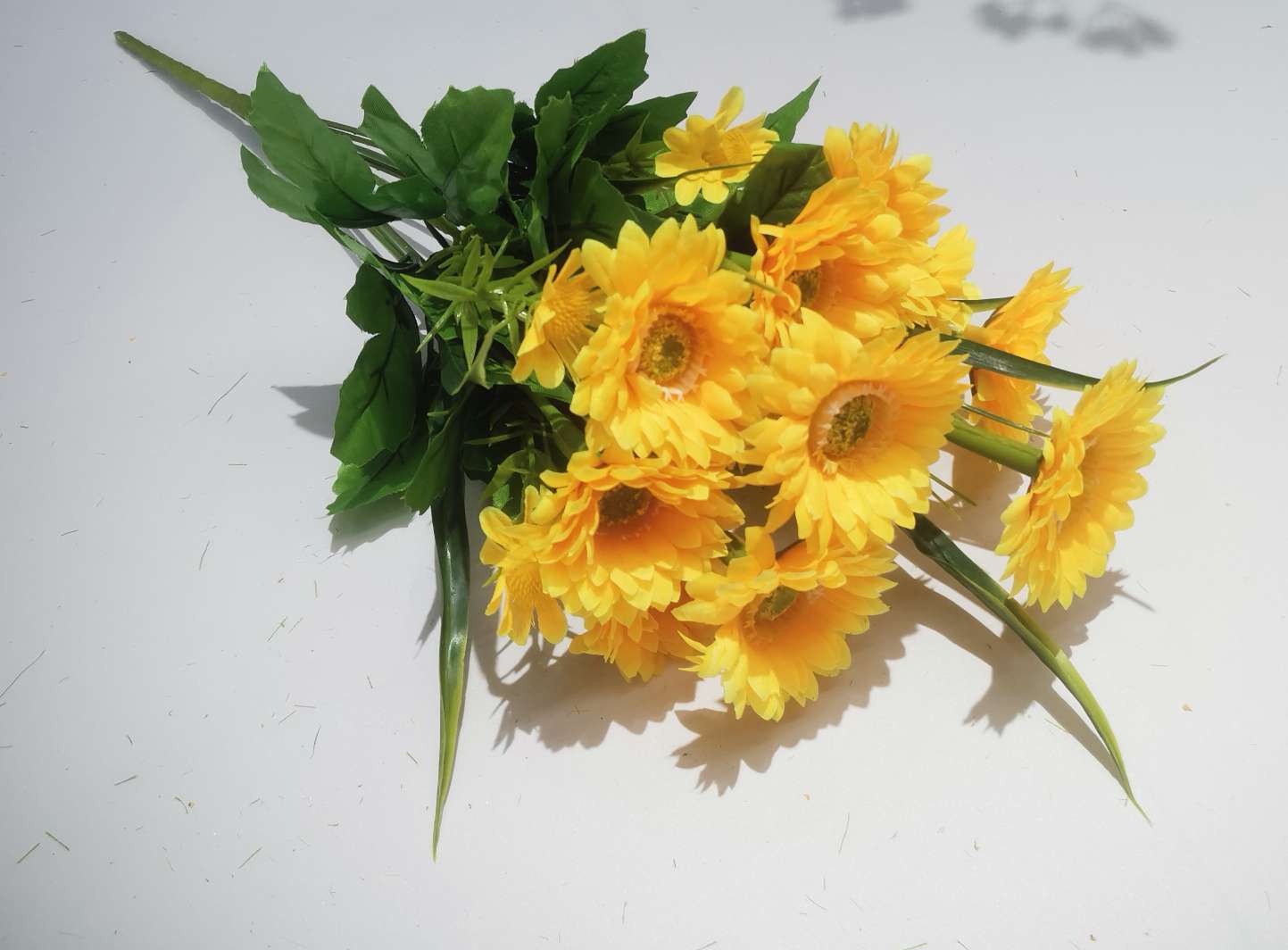 New 10-prong simulated chrysanthemum, auspicious round chrysanthemum decoration project flower, sacrificial chrysanthemum artificial flower detail image 6