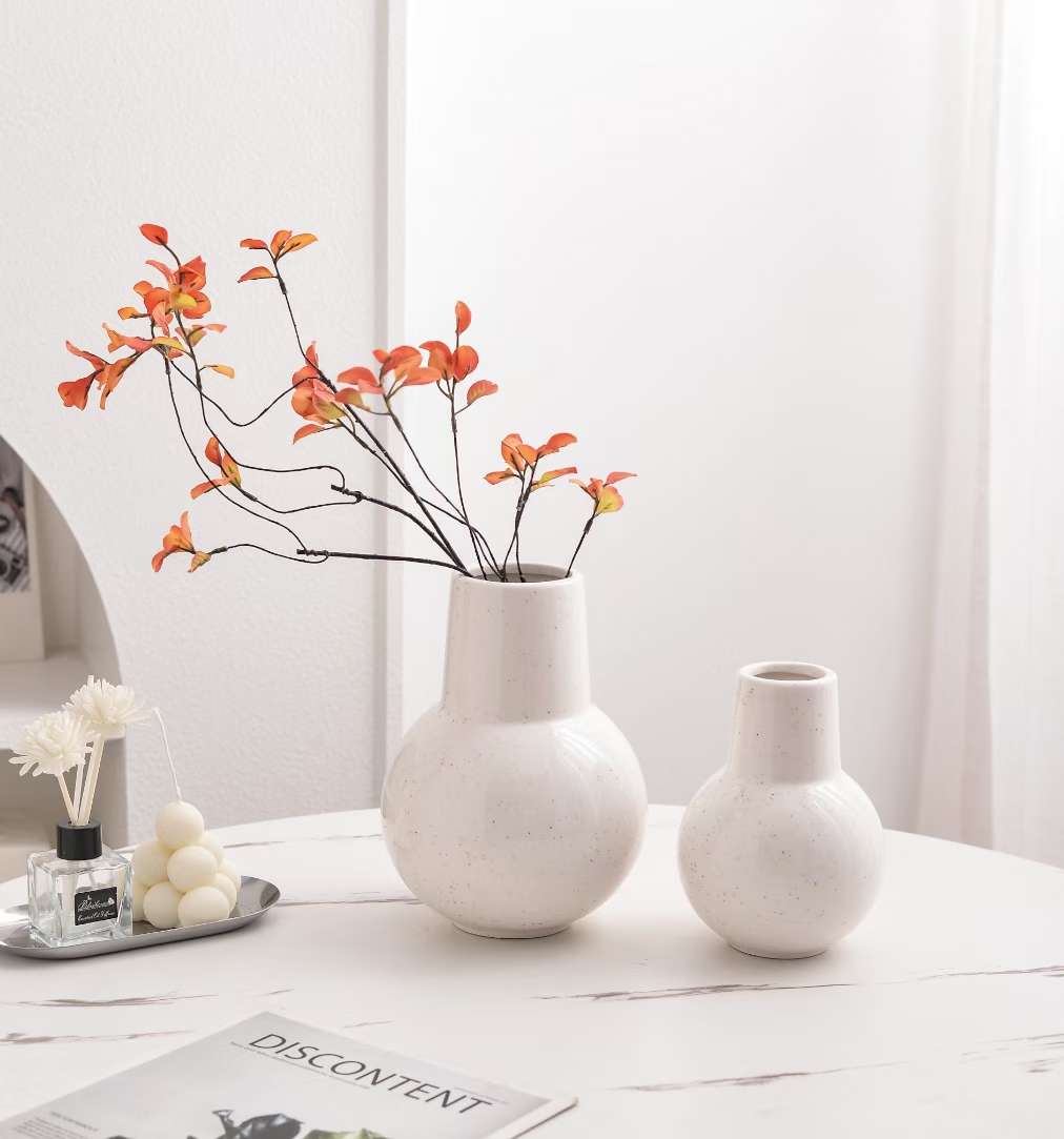 The golden pomelo vase can be used to hold water in high temperatures Specification image