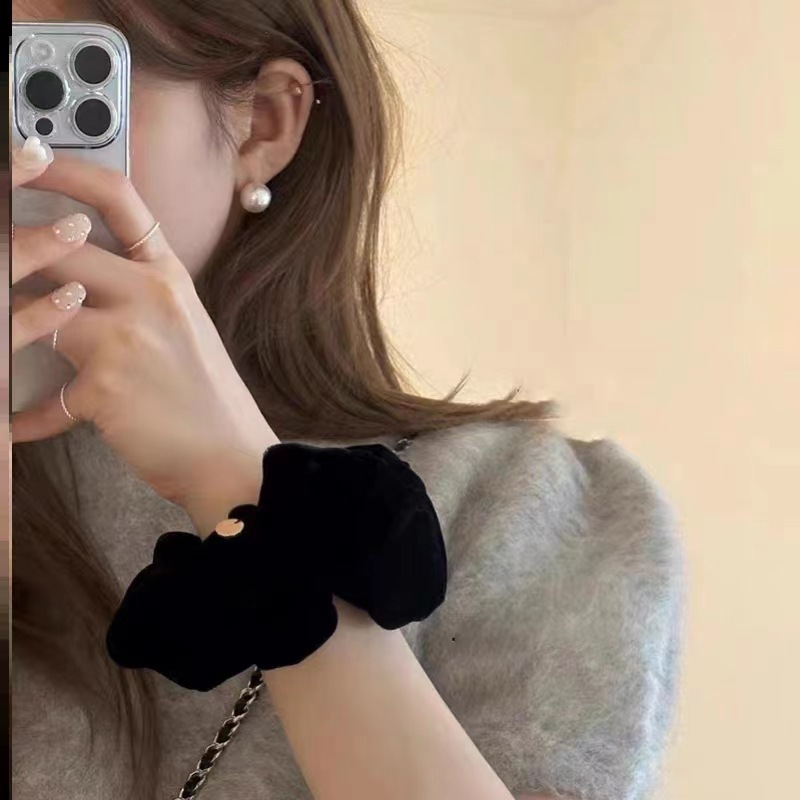 Small gold plate texture velvet hair accessory, large intestine circle, Dongdaemun, South Korea, stylish ins retro ponytail hair band, hair accessory, women's hair tie, hair tie, hair band, hair tie, hair tie, hair tie, hair tie, hair tie, hair tie, jewelry Specification image