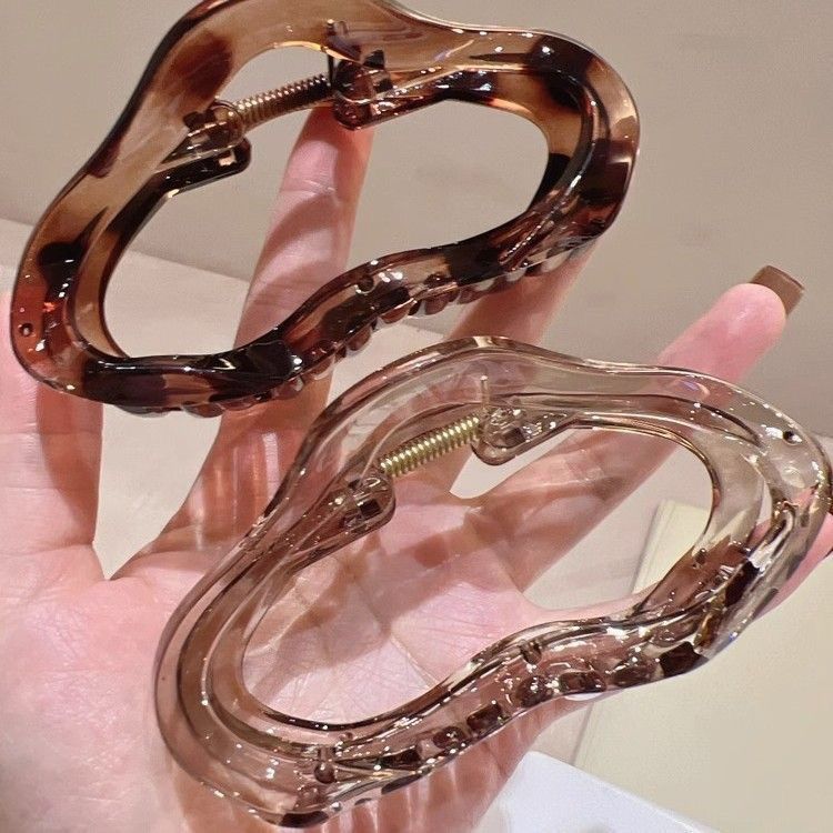 New large-sized stylish hair clips, women's back head hair grippers, hair clips, headwear, shark clip grippers Item Picture