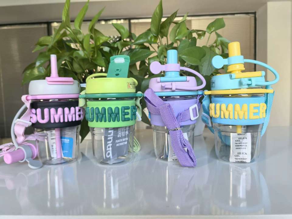 S49-2696 anti-scalding cartoon straight drinking cup with straps Summer sports plastic student water bottle high appearance level water cup undefined