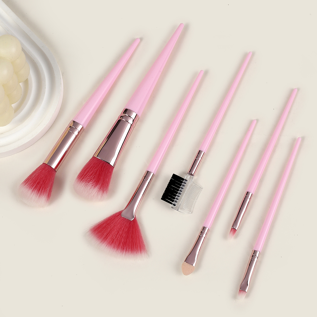 7 plastic handle covers in filigree color, available in black and pink Specification image