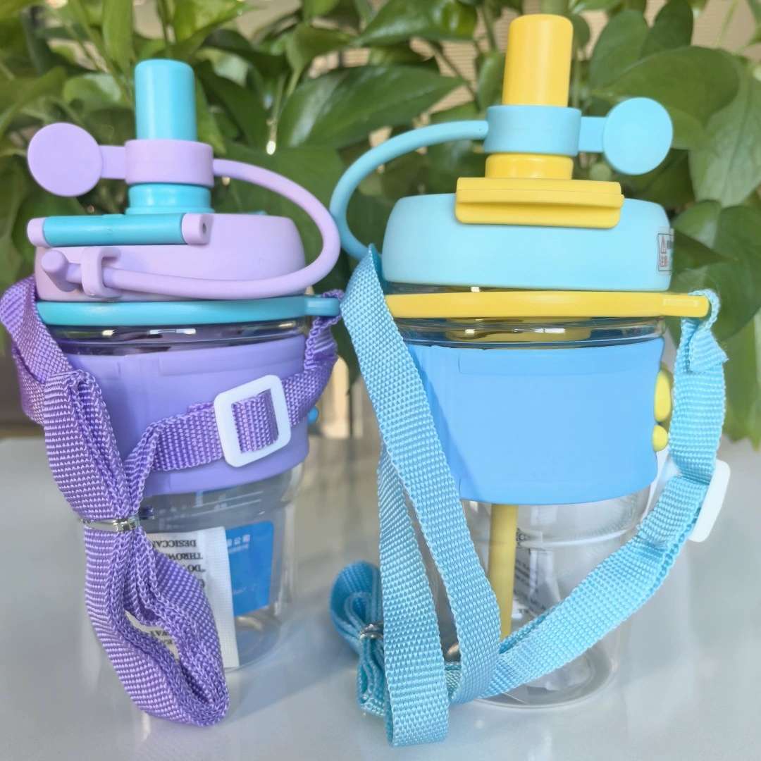 S49-2696 anti-scalding cartoon straight drinking cup with straps Summer sports plastic student water bottle high appearance level water cup undefined