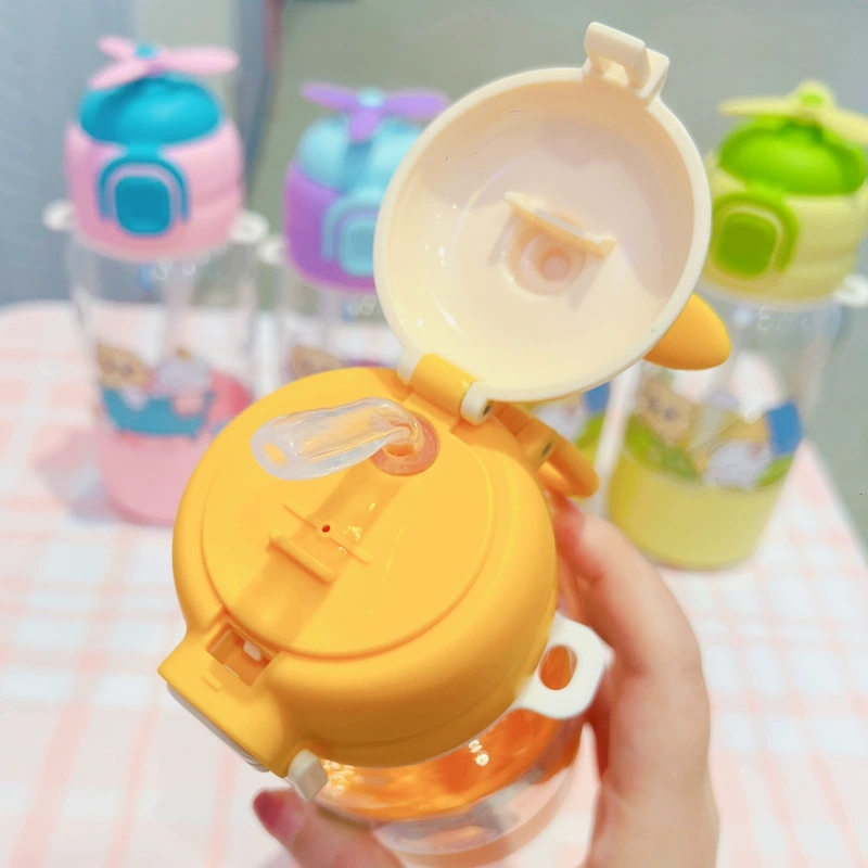 X152-XBD-2021 Children's water cup New portable plastic cup large capacity kettle summer cute straw cup Application Scenario