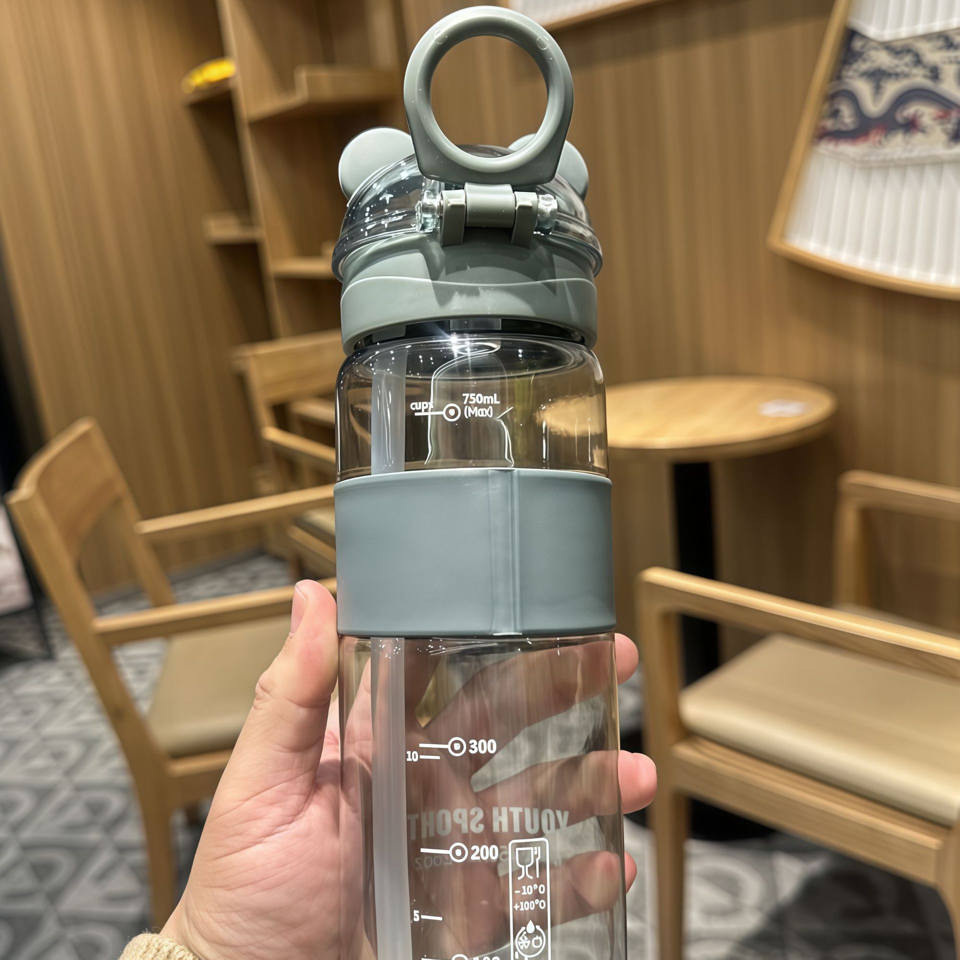 X152-XBD-6117 new sports water cup portable male and female children anti-hot outdoor plastic straw cup undefined