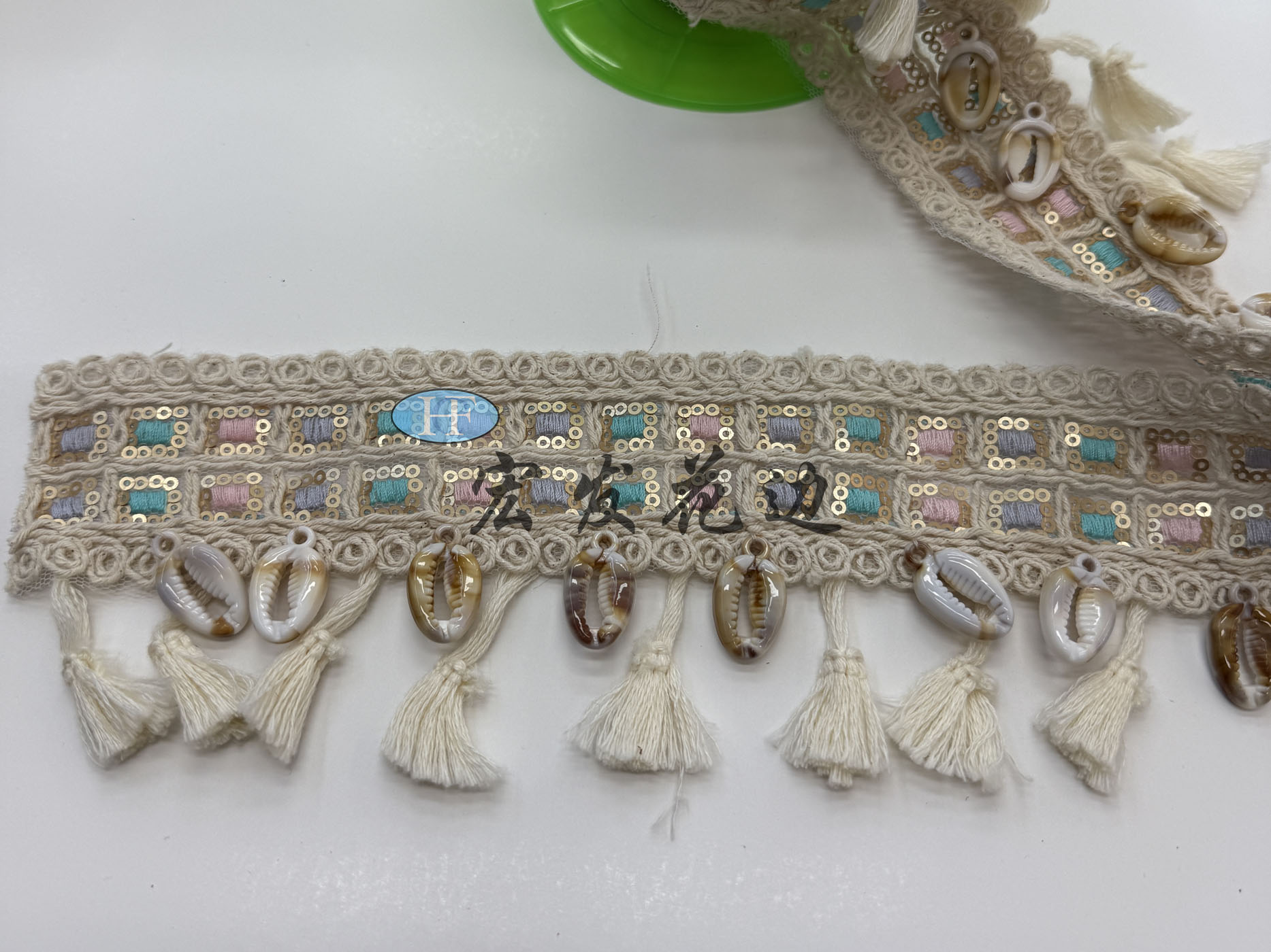 绣花带流苏贝壳吊坠 现货需联系