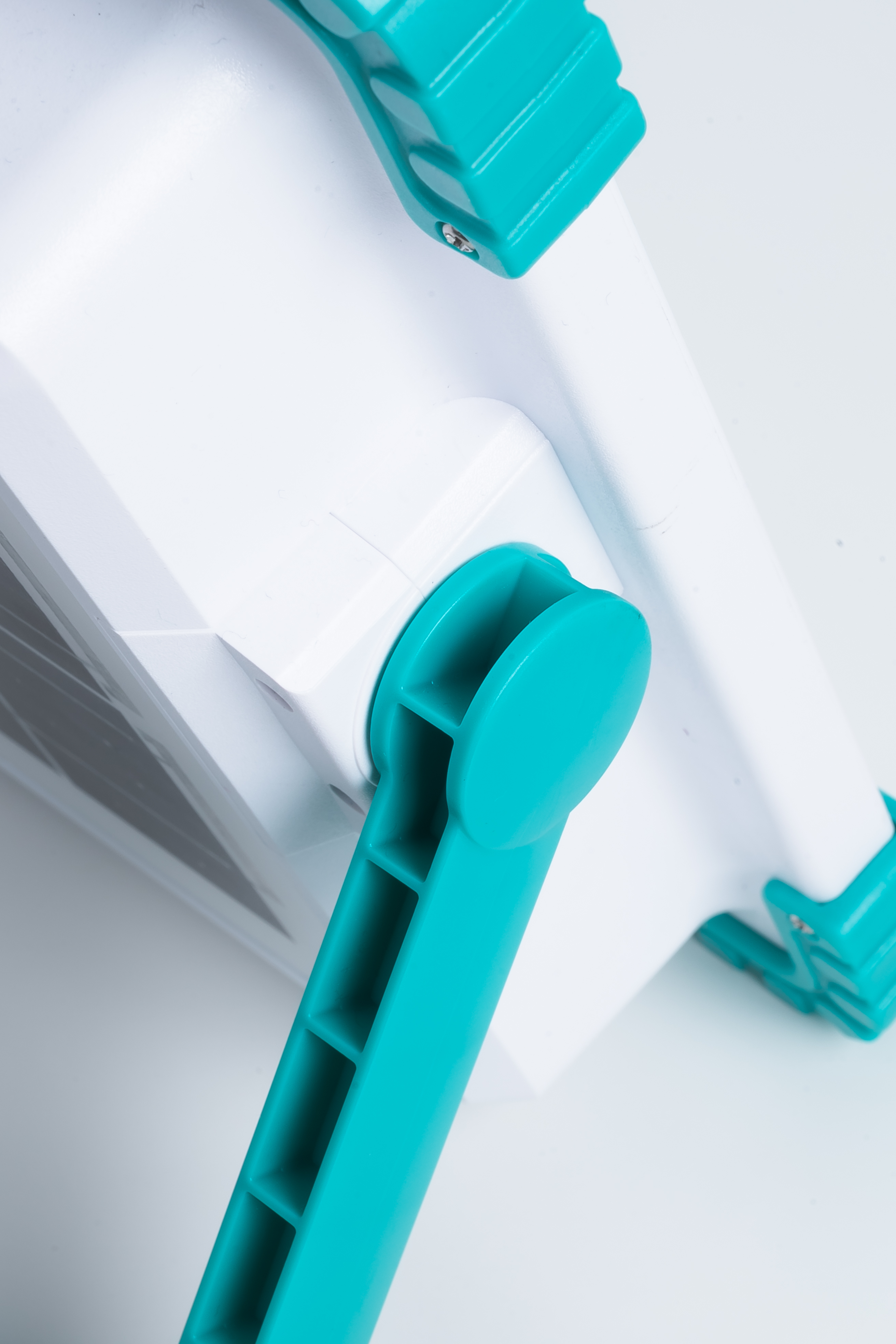 DeepKing Cross-border DK-468 300W Solar Outdoor mobile Camping Lamp, large-capacity power bank, home charging, emergency light, maintenance work light, camping lamp Application Scenario