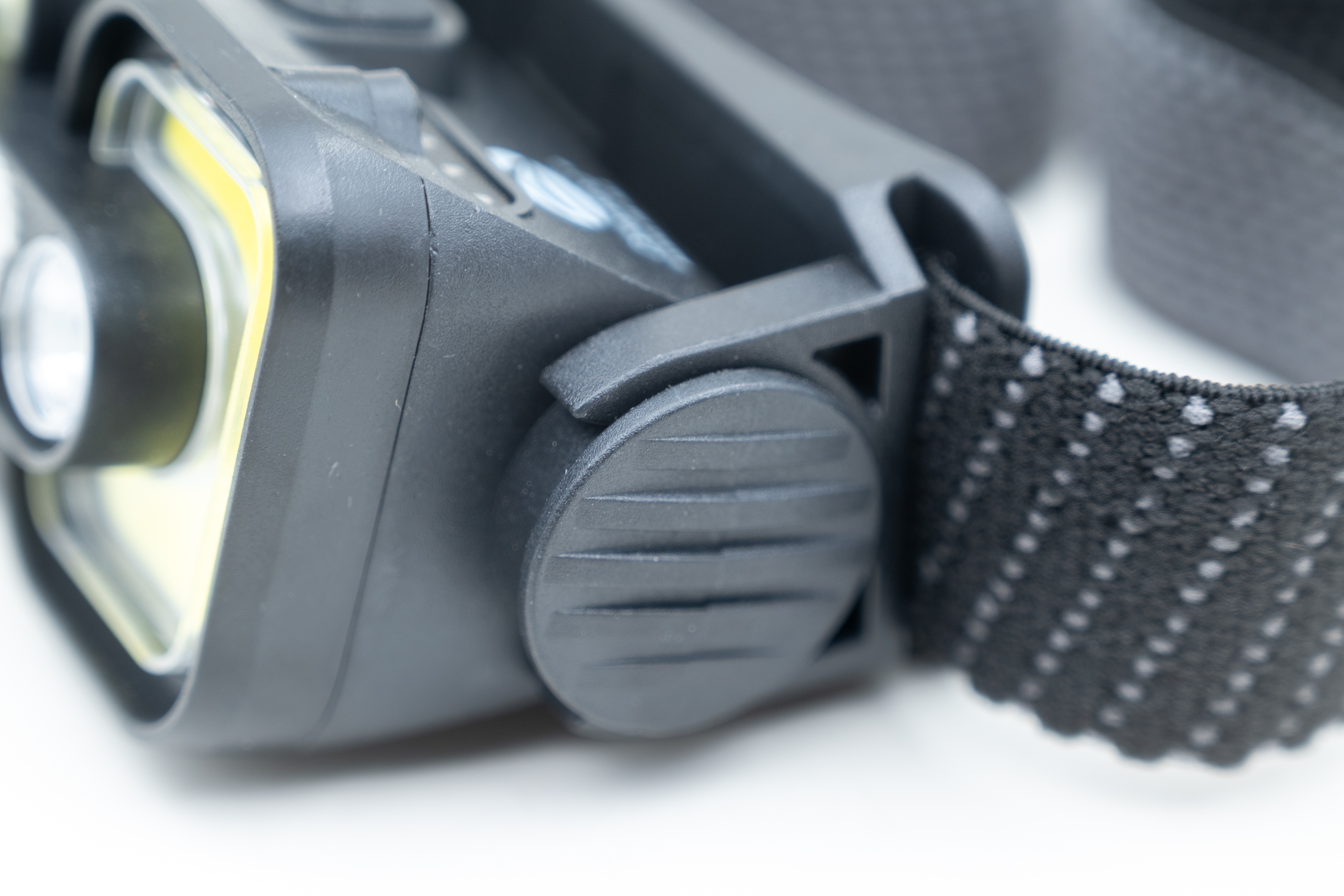 DeepKing Cross-border DK-383 Multi-functional dual-source strong Headlight, hand-waving sensor head-mounted running light, waterproof fishing headlight Application Scenario