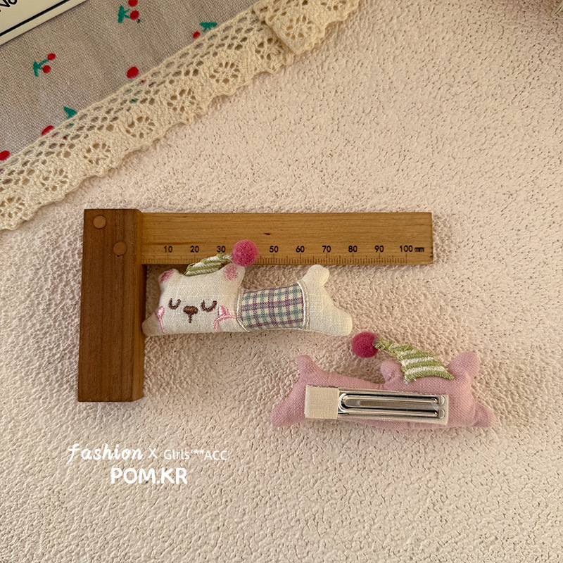 2025 primavera nuevo plaid cartoon fresco paño corea de las niñas bebé lindo lateral clip franja clip para el pelo accesorios Item Picture