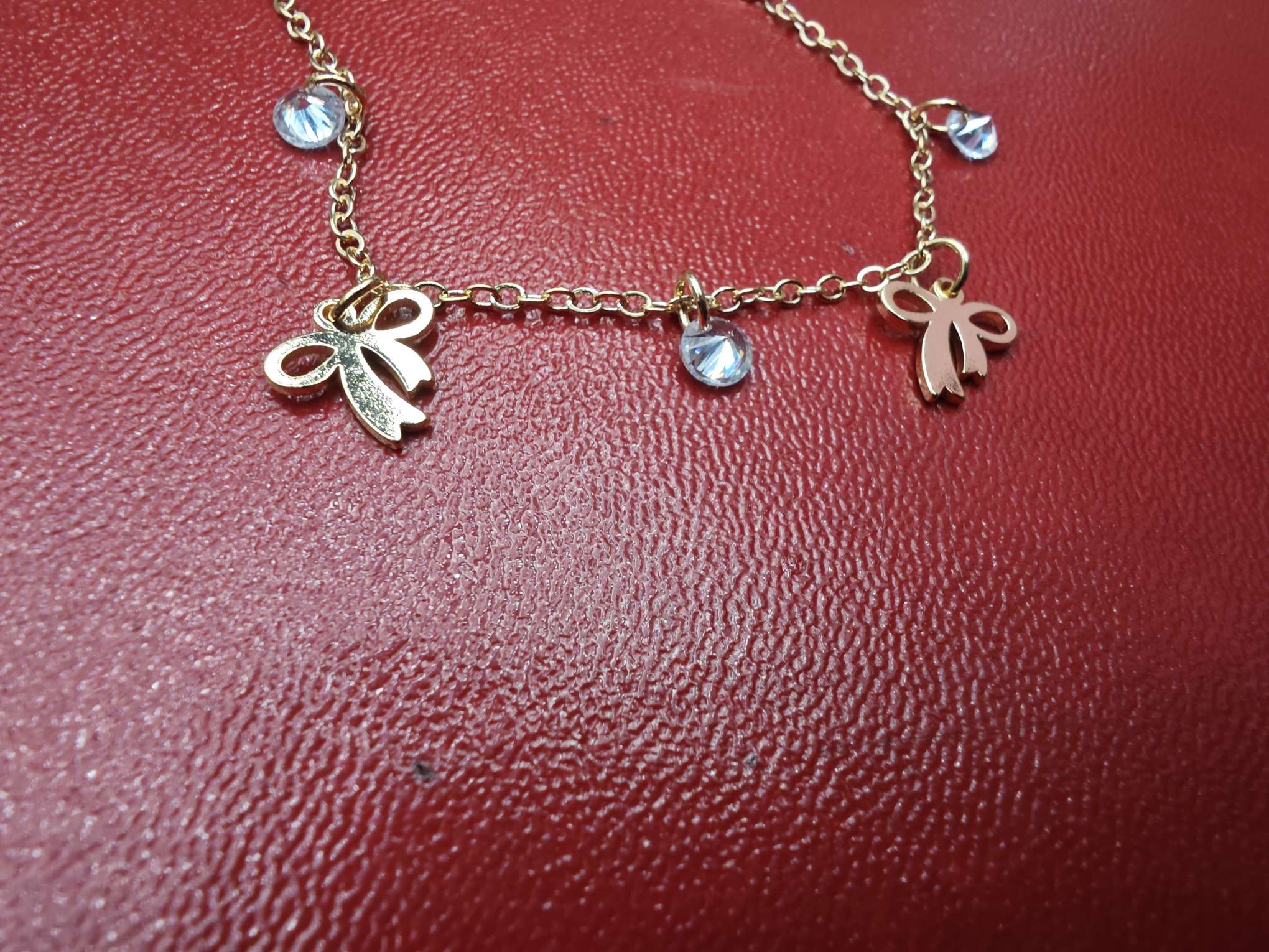 水晶饰品璀璨手链 领结手链 时尚手饰 个性潮流配饰 精致耐磨耀眼细节图