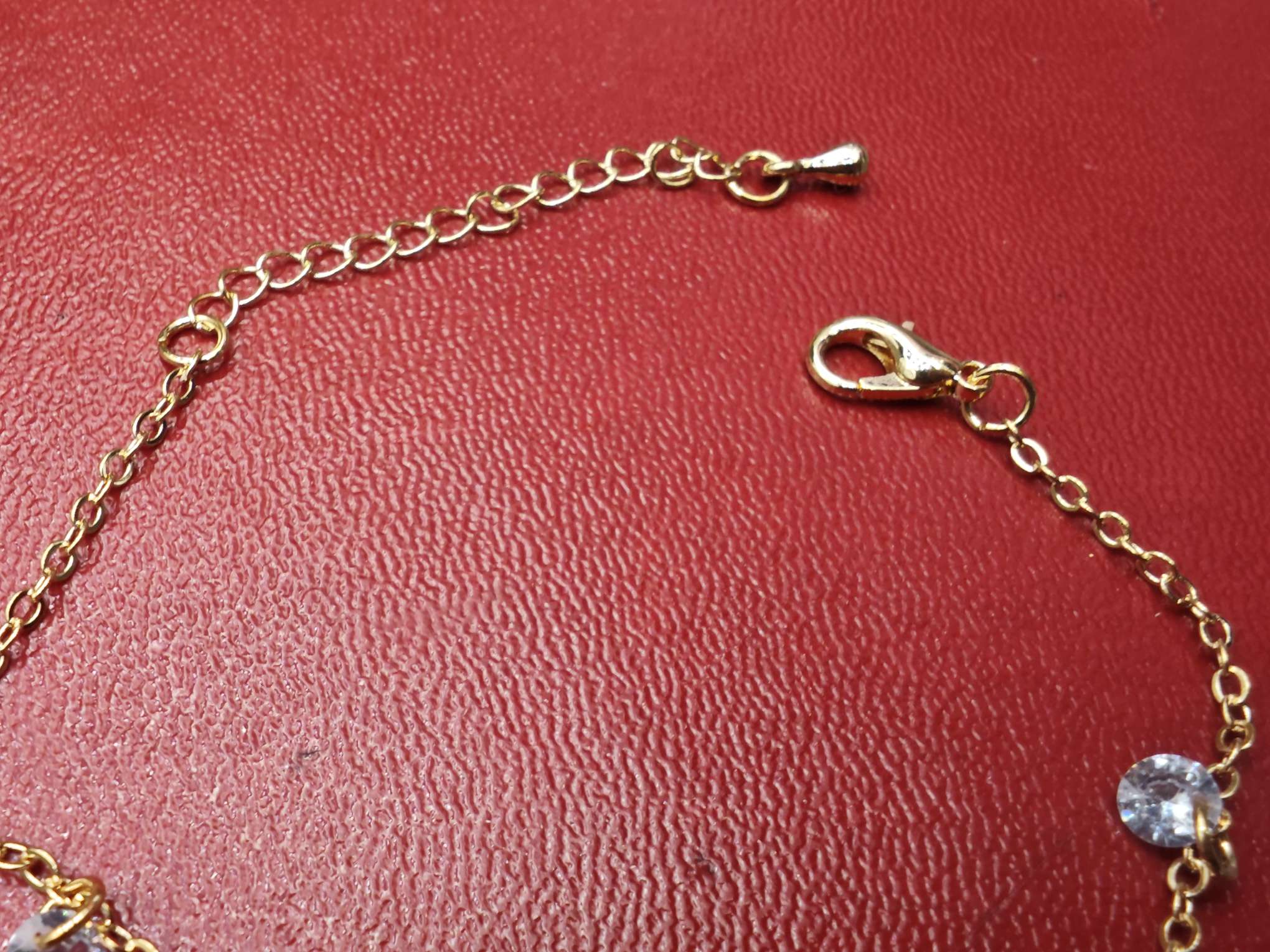 水晶手串饰品 唇形
手链 手饰精致设计 时尚潮流手链 高级感手饰品 炫酷手链饰品详情图3