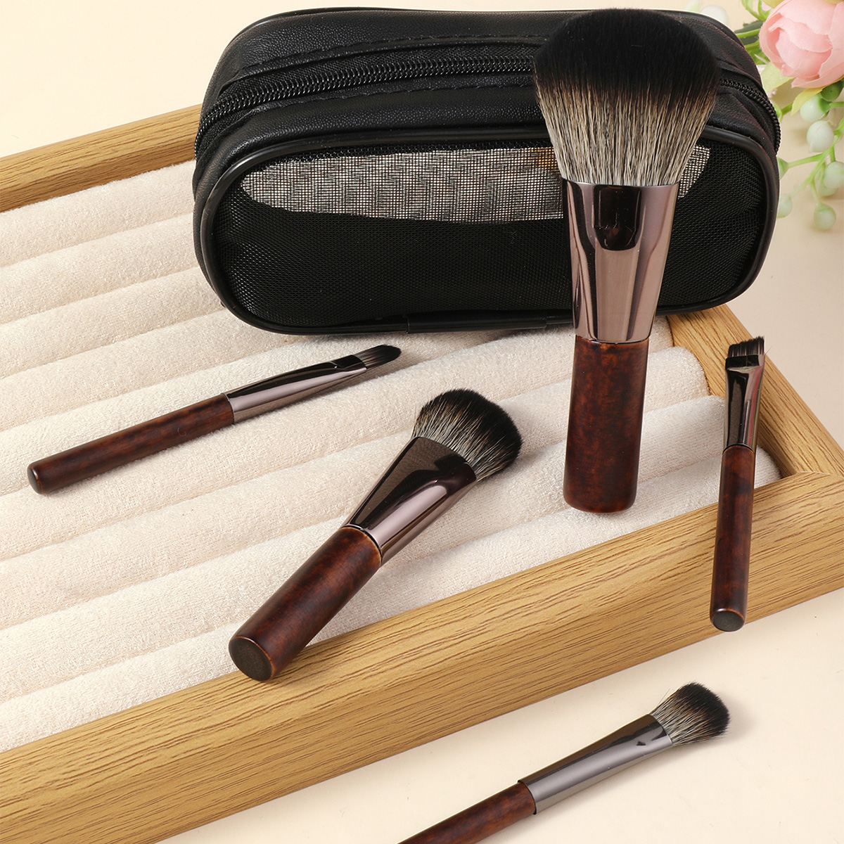 5 mini sets of imitation rosewood brushes + mesh zipper bag, color box packaging, titanium crystal bristles, light and convenient to carry Specification image
