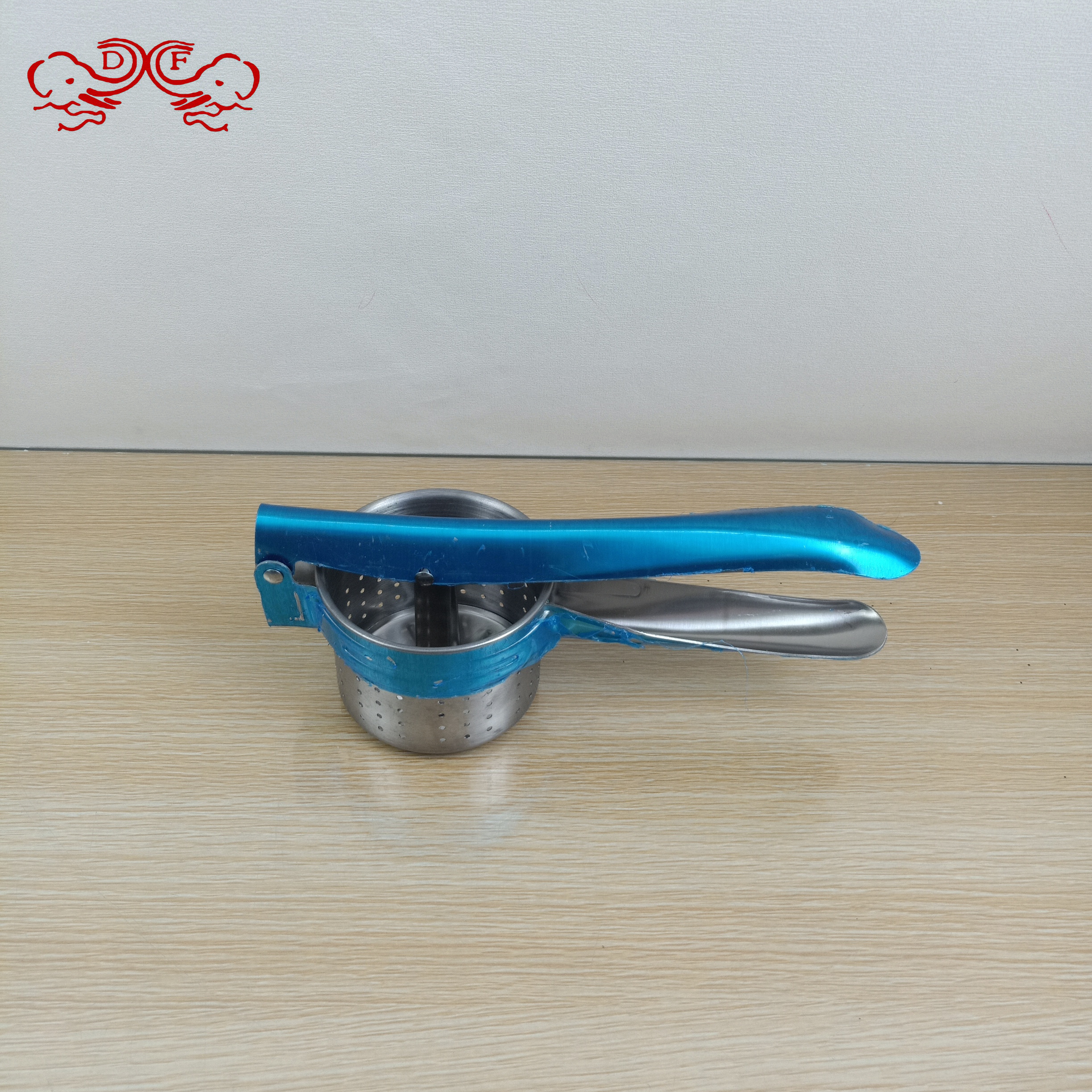 DF68865 Stainless steel manual Juicer Household vegetable filling dumpling filling dehydrator squeezer Mashed potatoes fruit pomegranate juicer DF TRADINGHOUSE