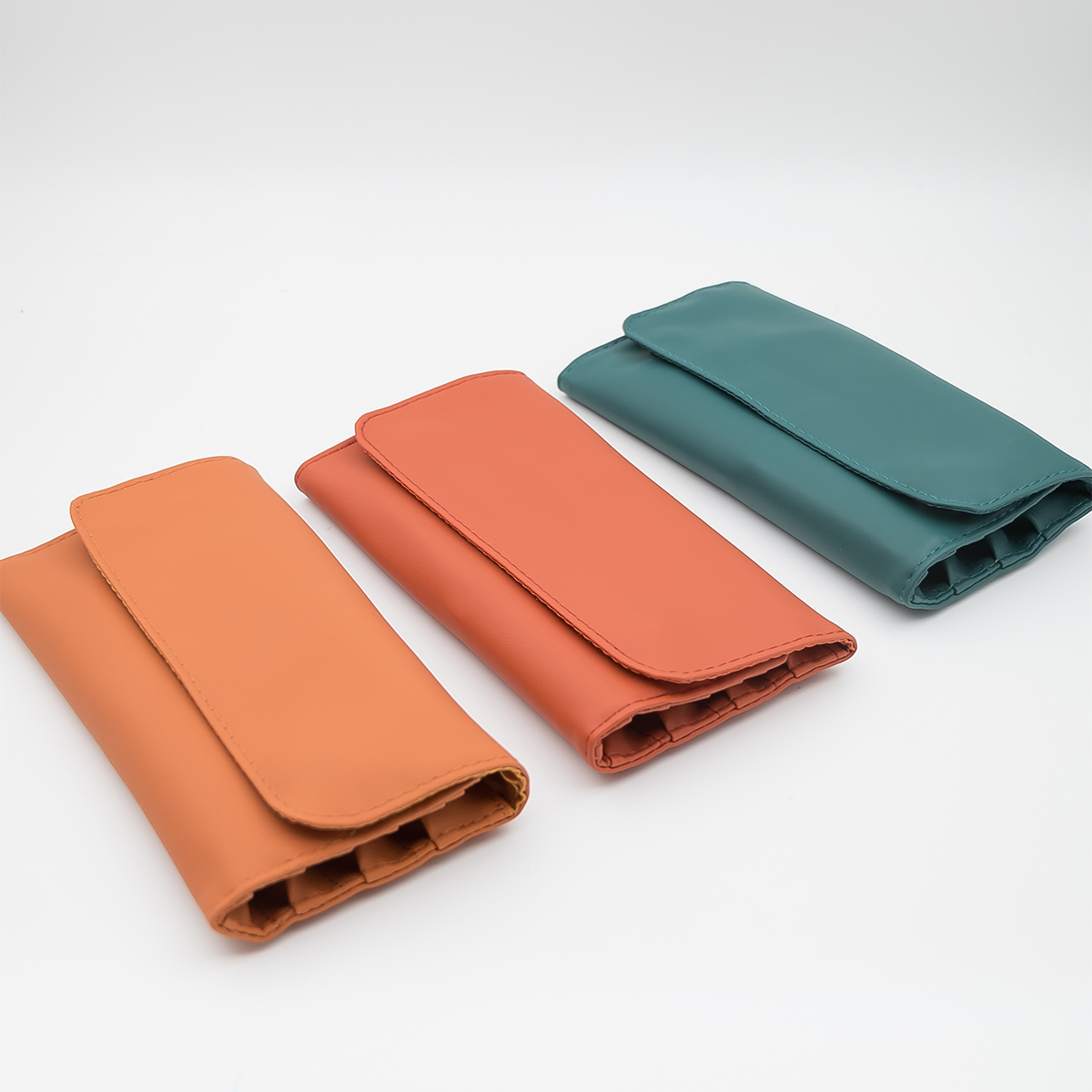 10 titanium crystal wire brushes available in three colors, with soft bristles Item Picture