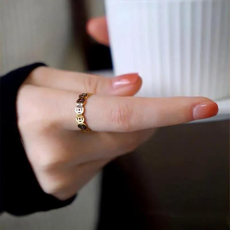 网红直播爆款铜钱造型戒指情侣对戒工厂批发产品图