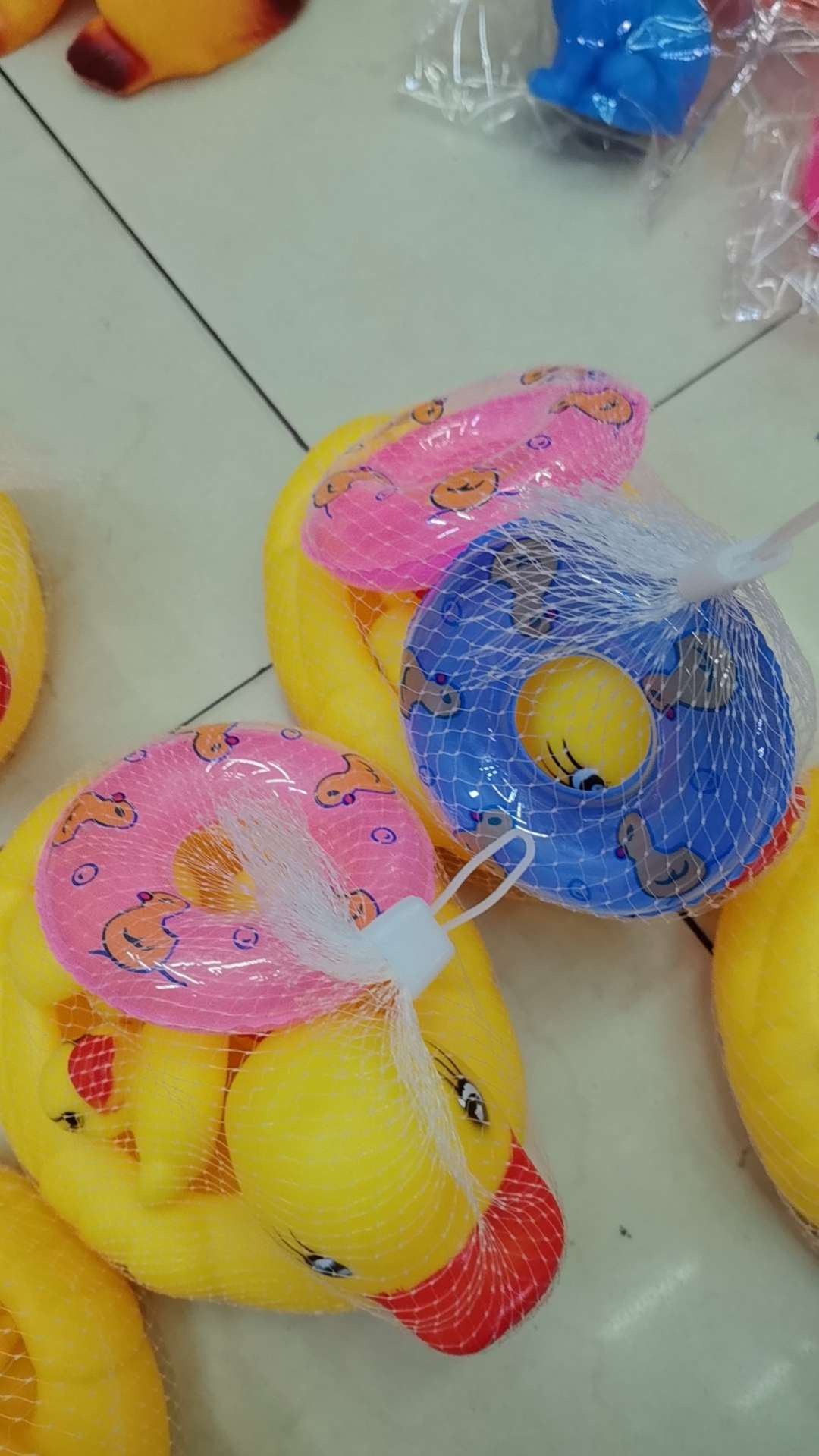 Bathing toys, duck swimming toys detail image 3
