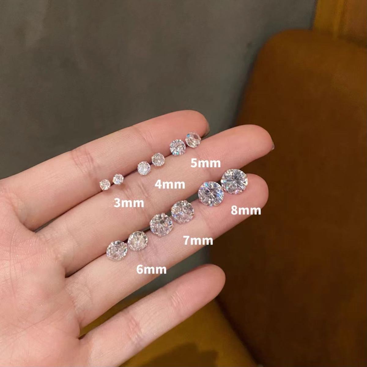 Genuine pure silver stud earrings for women, Mosang diamond stud earrings with six claws, anti-allergy, as a gift for your girlfriend Item Picture