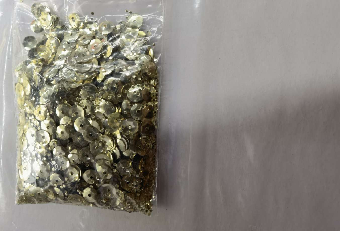 6mm eco-friendly curved gold sequins, suitable for jewelry and bags, handcrafted DIY, high-quality sequins, Jincan 149 detail image 2