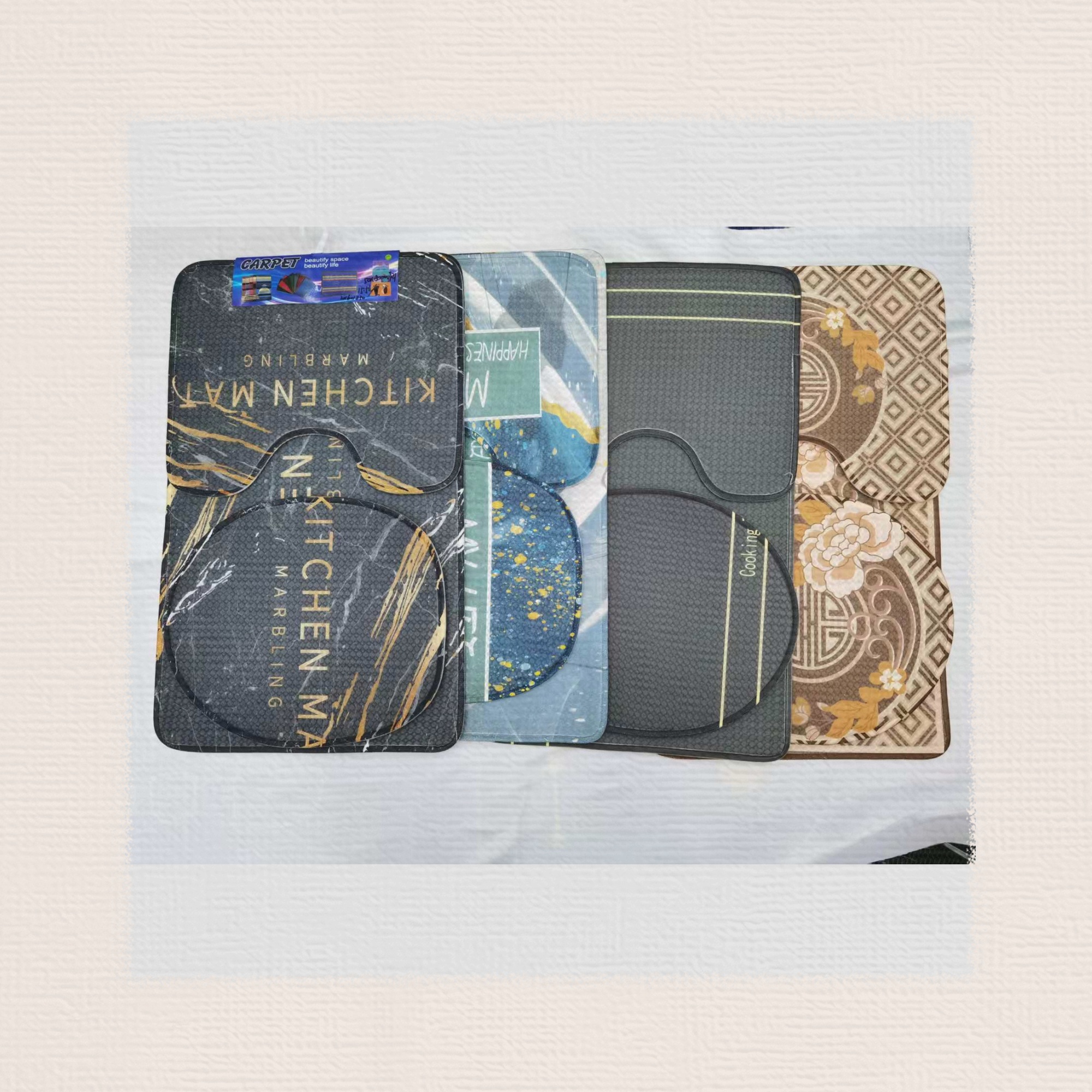 Honeycomb mesh printed toilet 3-piece set, floor mat, anti-slip mat, foot mat, bathroom mat, toilet combination mat set, with multiple patterns, can be made. The product quality is good, with 30 sets per piece full figure